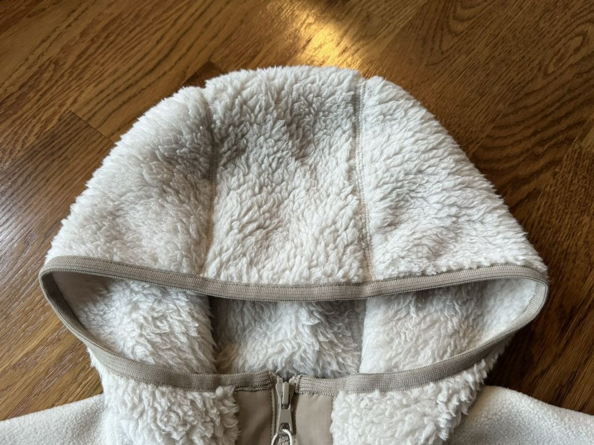 Uniqlo × White Mountaineering Medium White Fleece Long-Sleeve Hoodie Pullover Jacket Coat Size US M / EU 48-50 / 2 - 4 Thumbnail