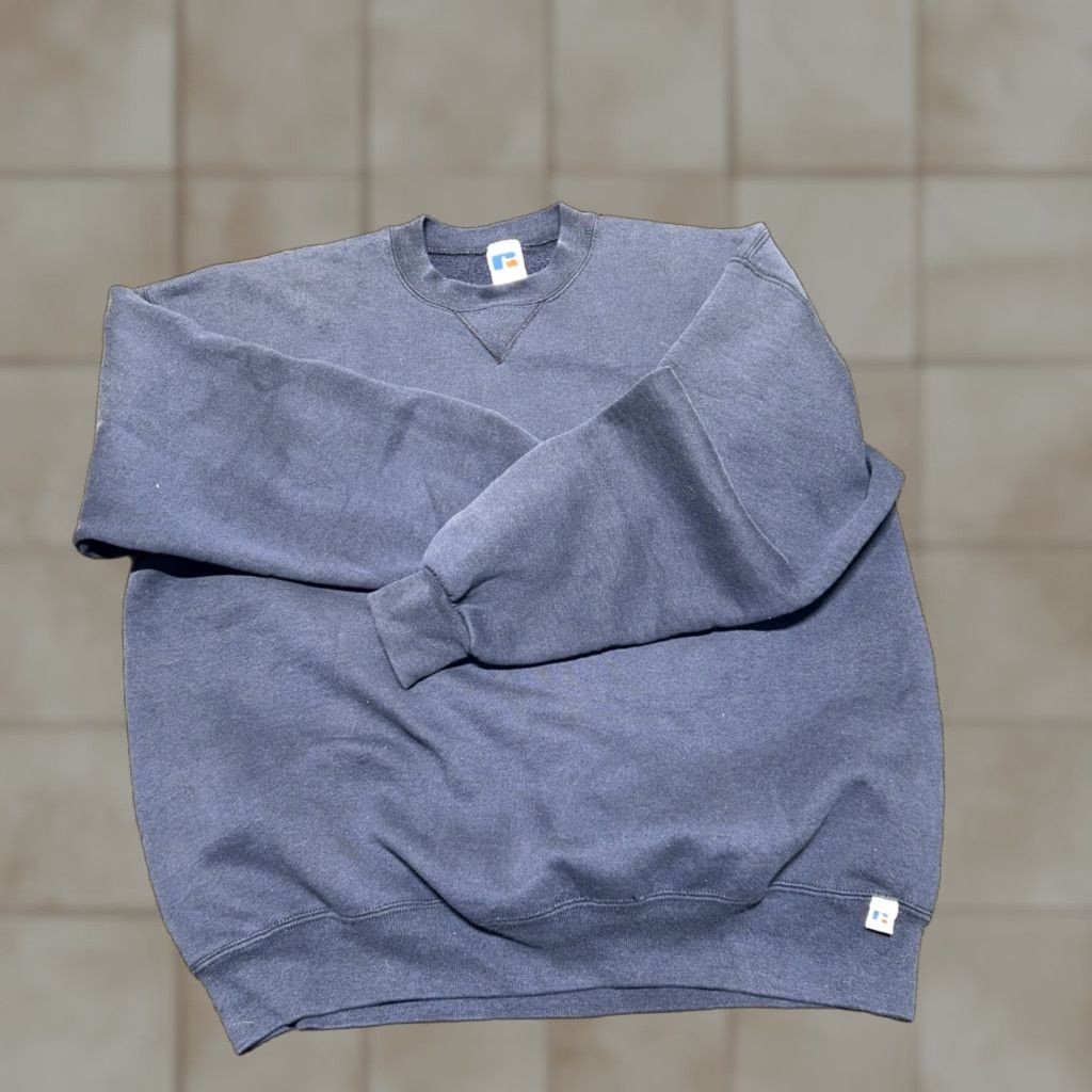 Russell Athletic VINTAGE Russell Athletic 90s Navy Blue Crewneck Sweatshirt L Men Crew Neck Pullover USA Blank Size L Size US L / EU 52-54 / 3 - 1 Thumbnail