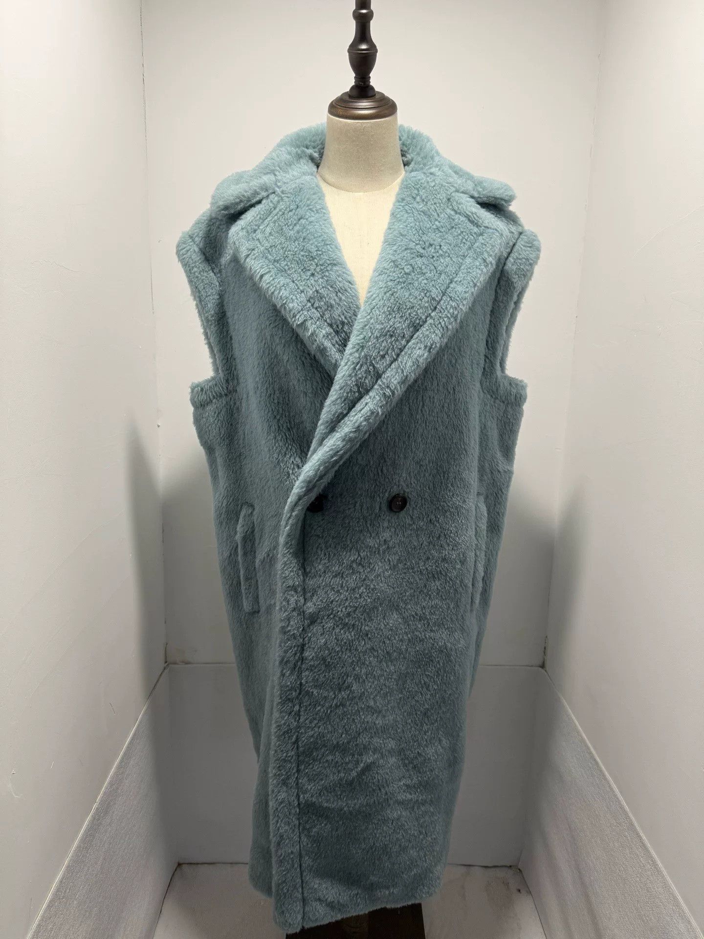 Max Mara Maxmara Teddy Sleeveless Coat XS Size US XS / EU 42 / 0 - 1 Thumbnail