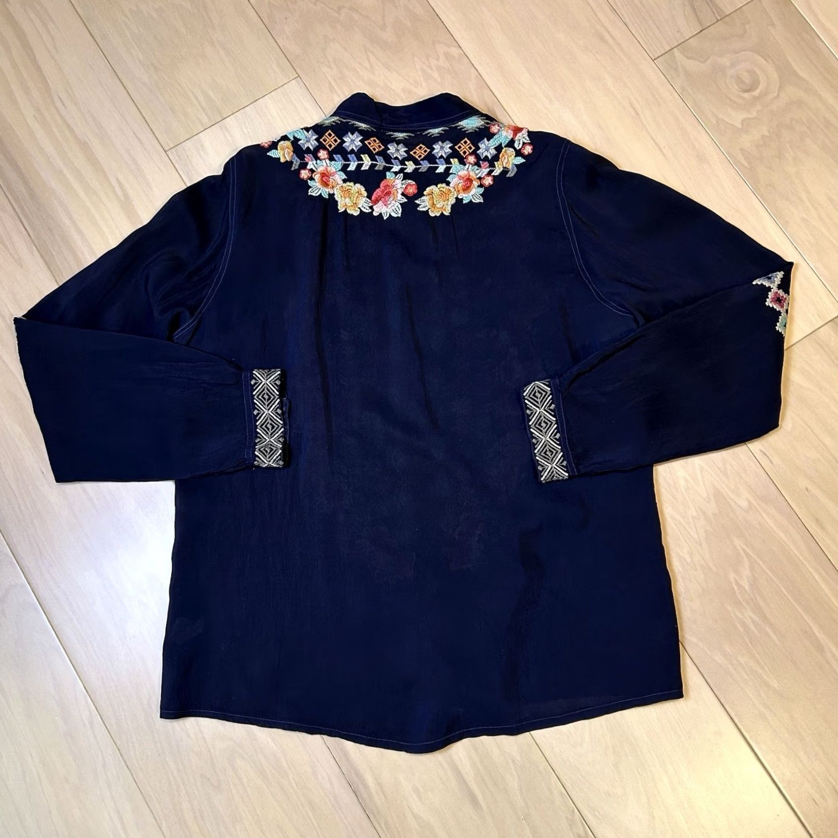 Johnny Was Johnny Was Floral Button Up Blouse Long Sleeve Women’s M Blue Size M / US 6-8 / IT 42-44 - 5 Thumbnail