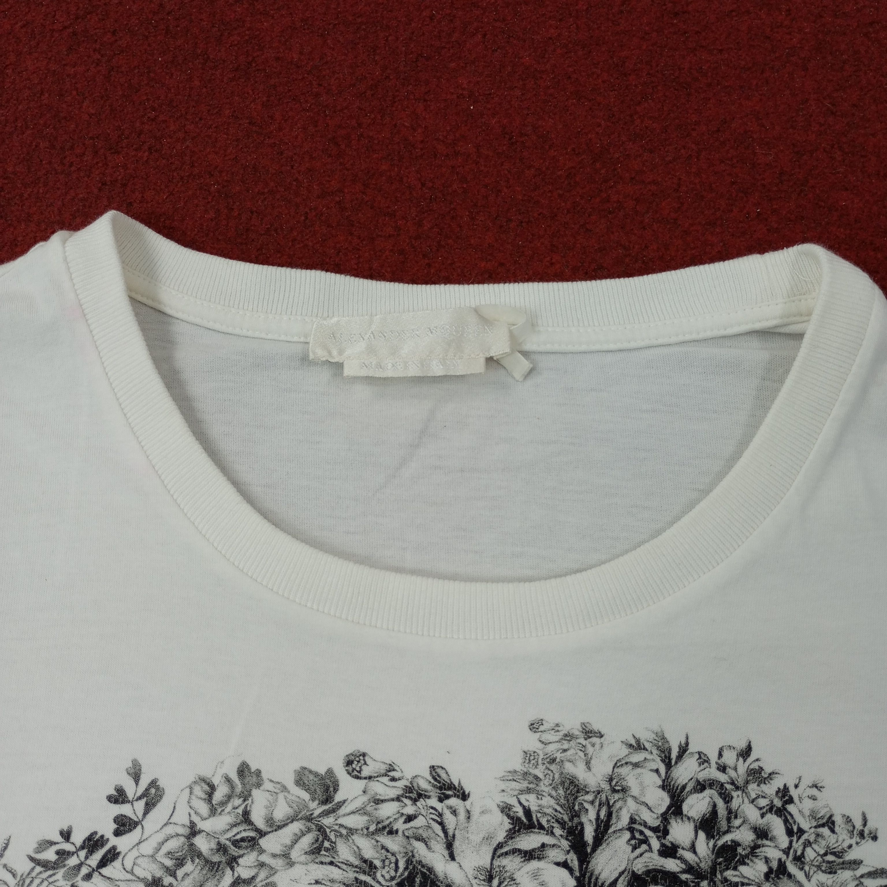 Alexander McQueen Alexander McQueen Designer Brand Tshirt c239n79 Size US M / EU 48-50 / 2 - 3 Thumbnail