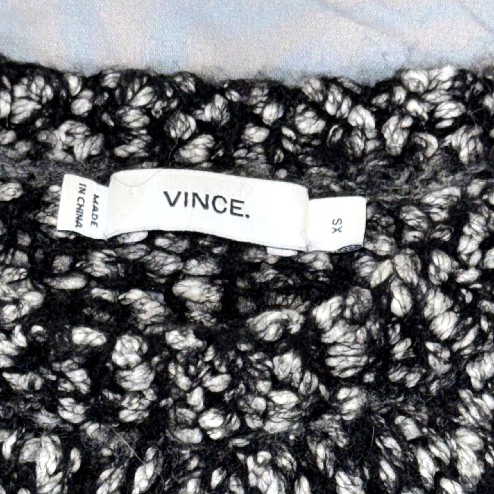 Vince Vince Sweater Womens XS Black White Boucle Knit Crewneck Pullover Crew Neck Long Sleeve Sold Pattern Solid Knit Vintage Noe? Size XS / US 0-2 / IT 36-38 - 5 Thumbnail