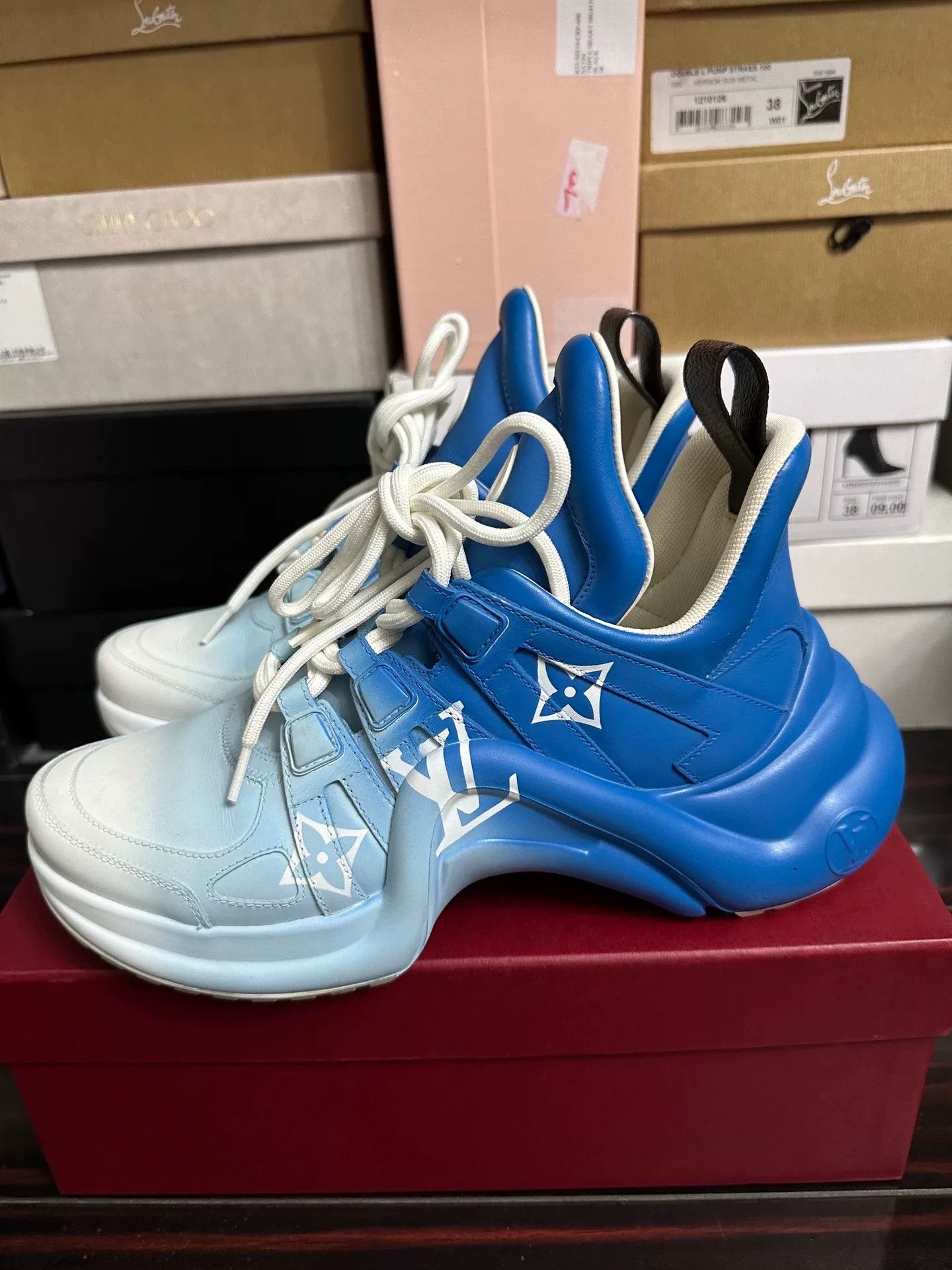 Louis Vuitton LV Gradient Dad Shoes Size 38 Size US 7 / IT 37 - 1 Thumbnail
