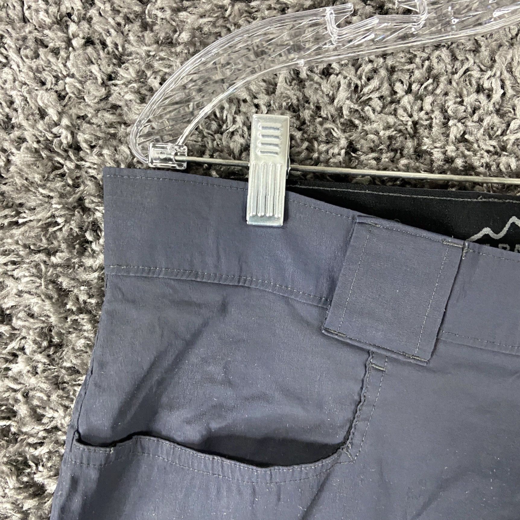 Eddie Bauer VINTAGE? Eddie Bauer Gray Cargo Shorts Men Adult 34 Gray, Cargo, 34, Men Size US 34 / EU 50 - 3 Thumbnail