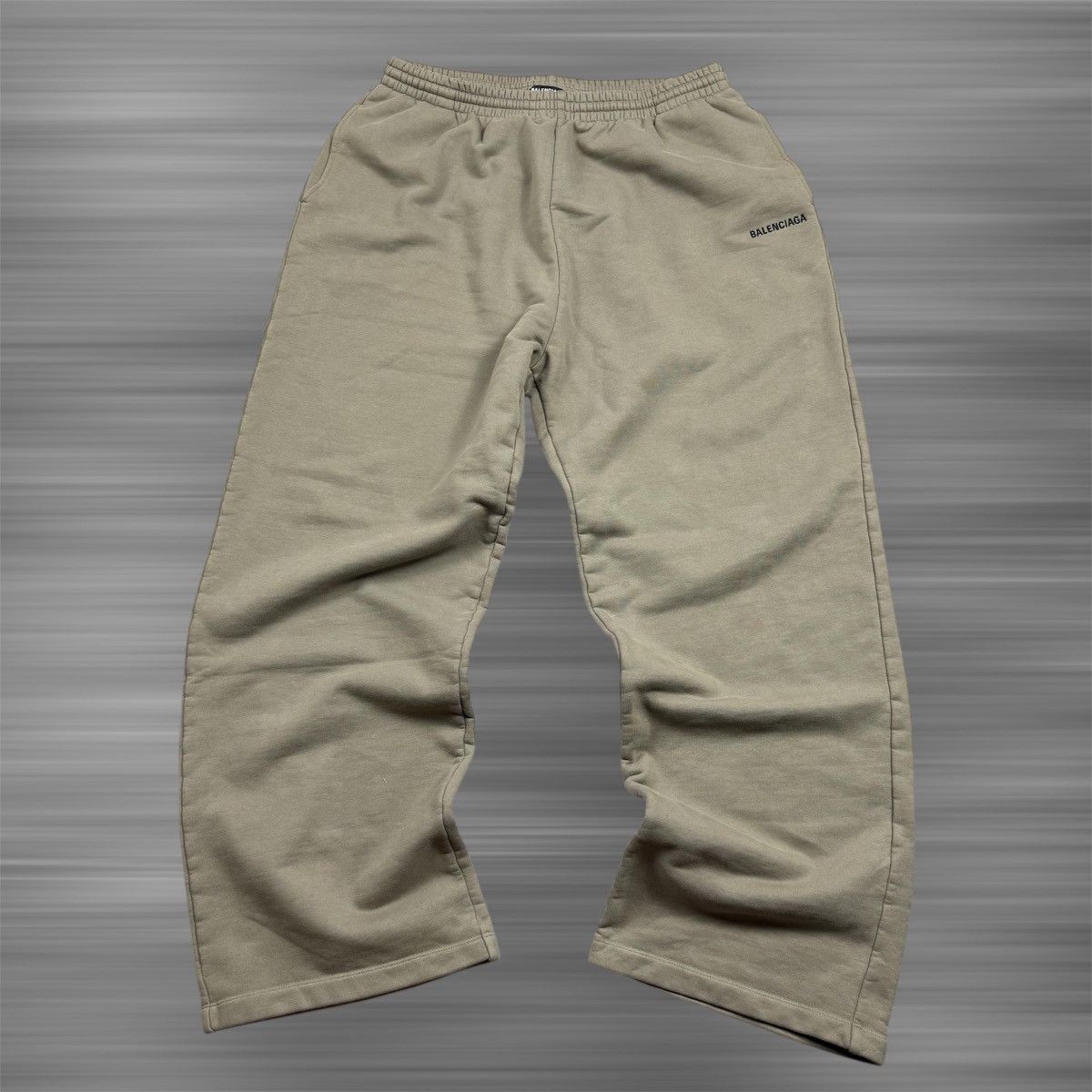 Balenciaga Balenciaga Small Logo Baggy Sweatpants Size US 36 / EU 52 - 1 Thumbnail
