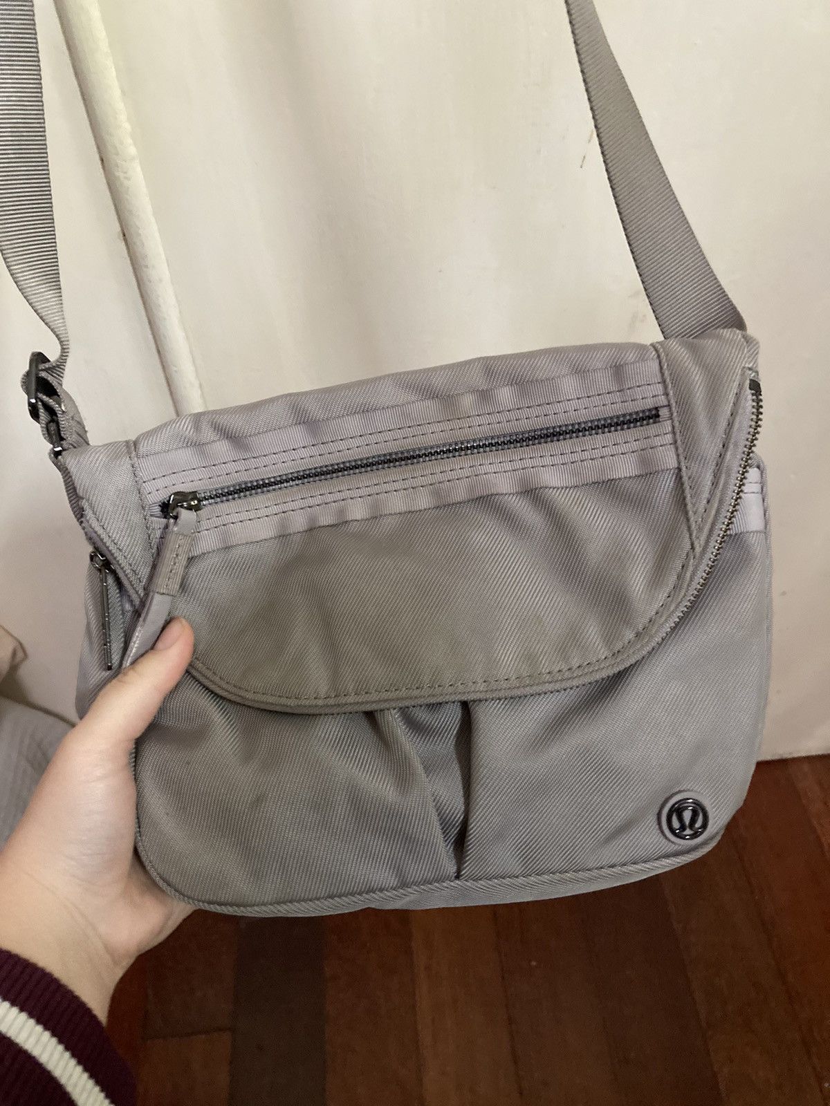 Lululemon Lululemon grey crossbody bag Size ONE SIZE - 2 Thumbnail