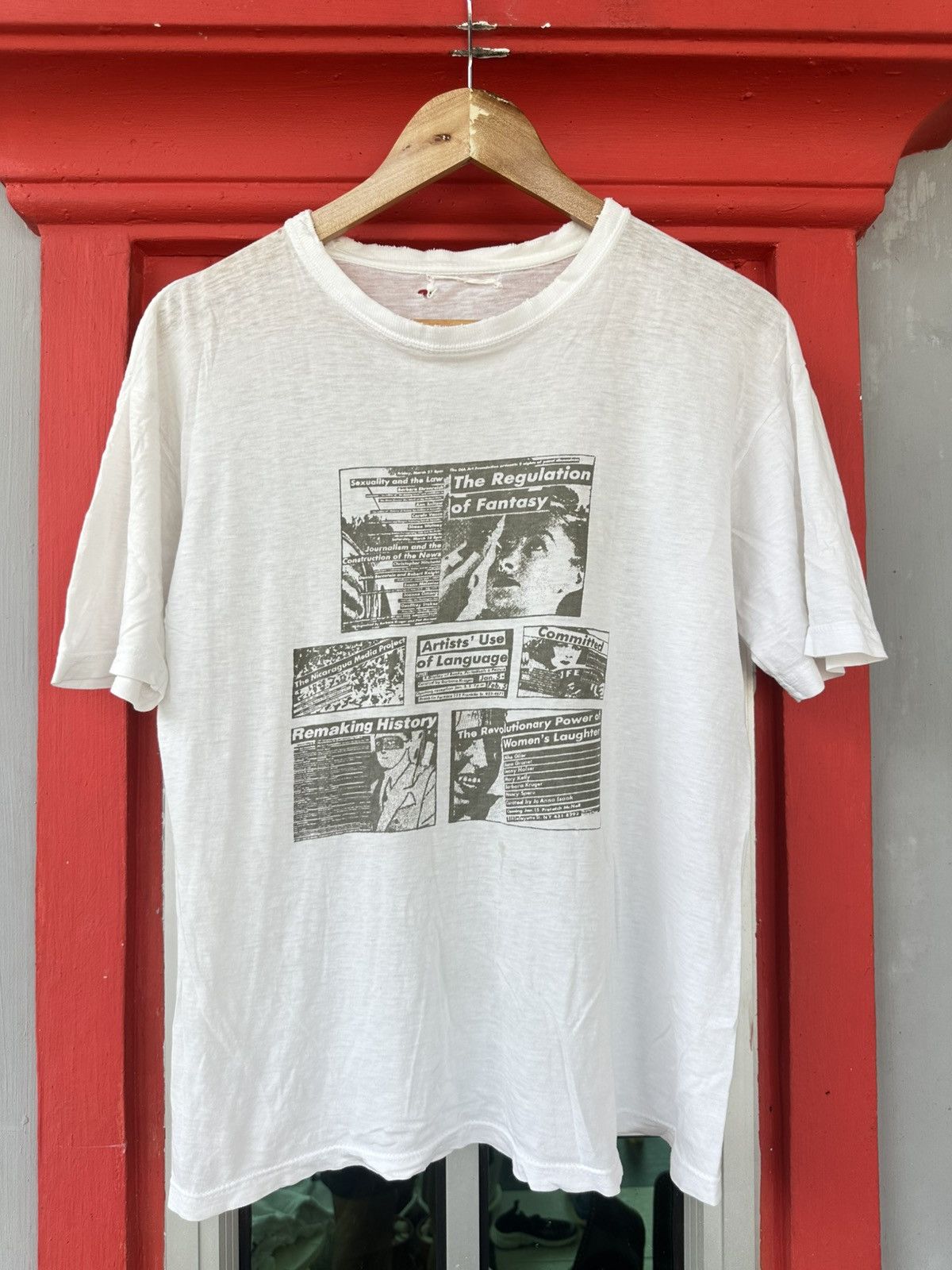 Barbara Kruger Distressed Vintage 90s Barbara Kruger Poster Promo Tee Size US M / EU 48-50 / 2 - 1 Thumbnail