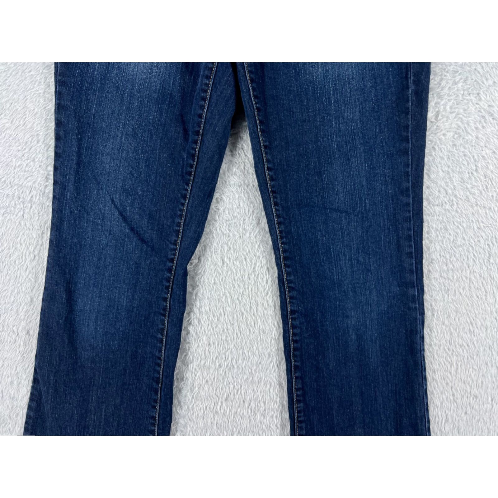 Mossimo Mossimo Jeans Women 6 Blue Denim Bootcut 29x30 Mid Rise 5-Pocket Cotton Blend Stretch Regular Color Blue Brand Mossimo Jeans Womens Jeans Bootcut 90s? Size 28" / US 6 / IT 42 - 3 Thumbnail