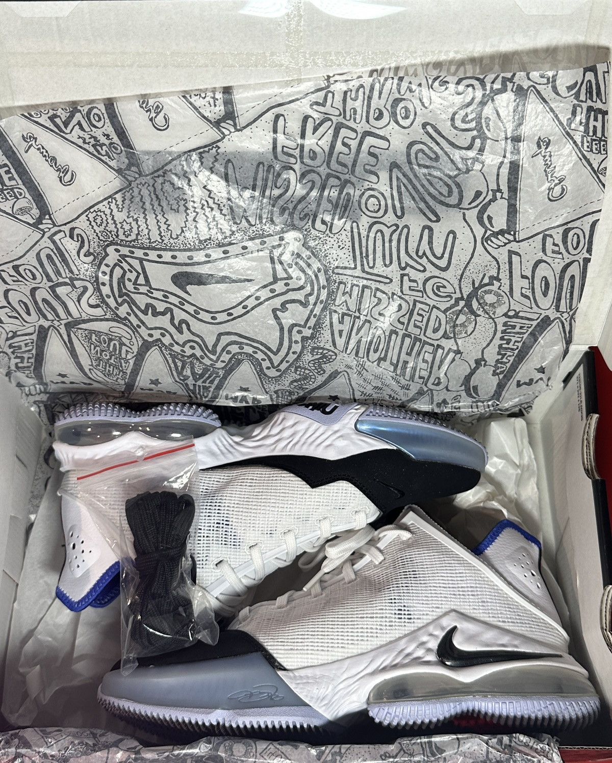 Nike Size 8 - Nike LeBron 19 Low Black Toe Size US 8 / EU 41 - 9 Thumbnail