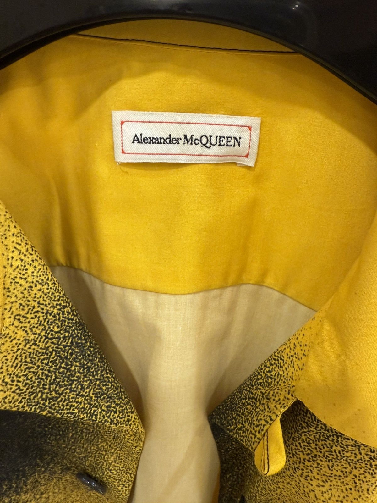 Alexander McQueen Graffiti spray shirt in yellow size15+ Size US M / EU 48-50 / 2 - 7 Thumbnail