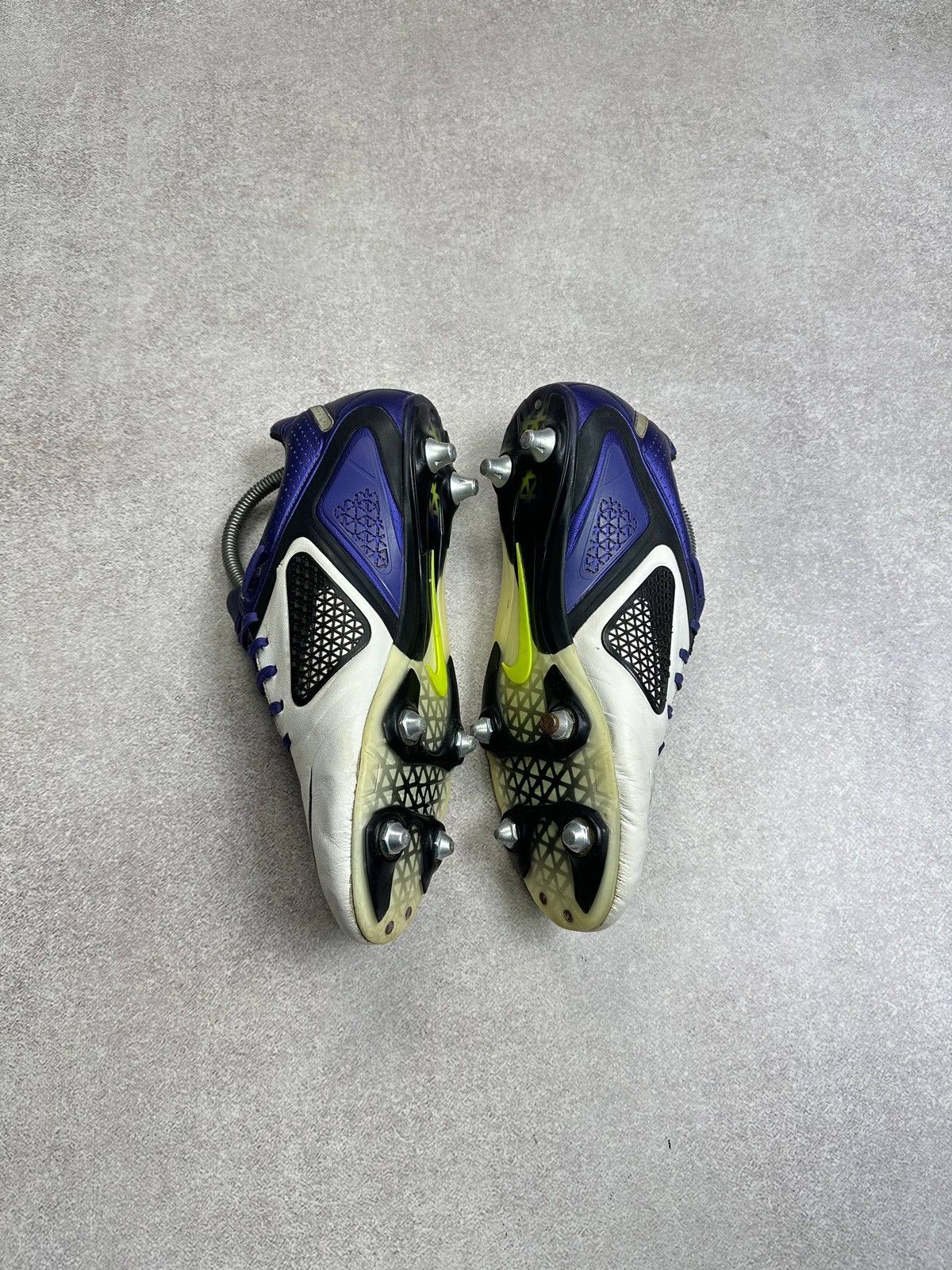Nike Vintage Nike Kanga Lite Soccer Cleats Us 10 Size US 9 / EU 42 - 10 Thumbnail