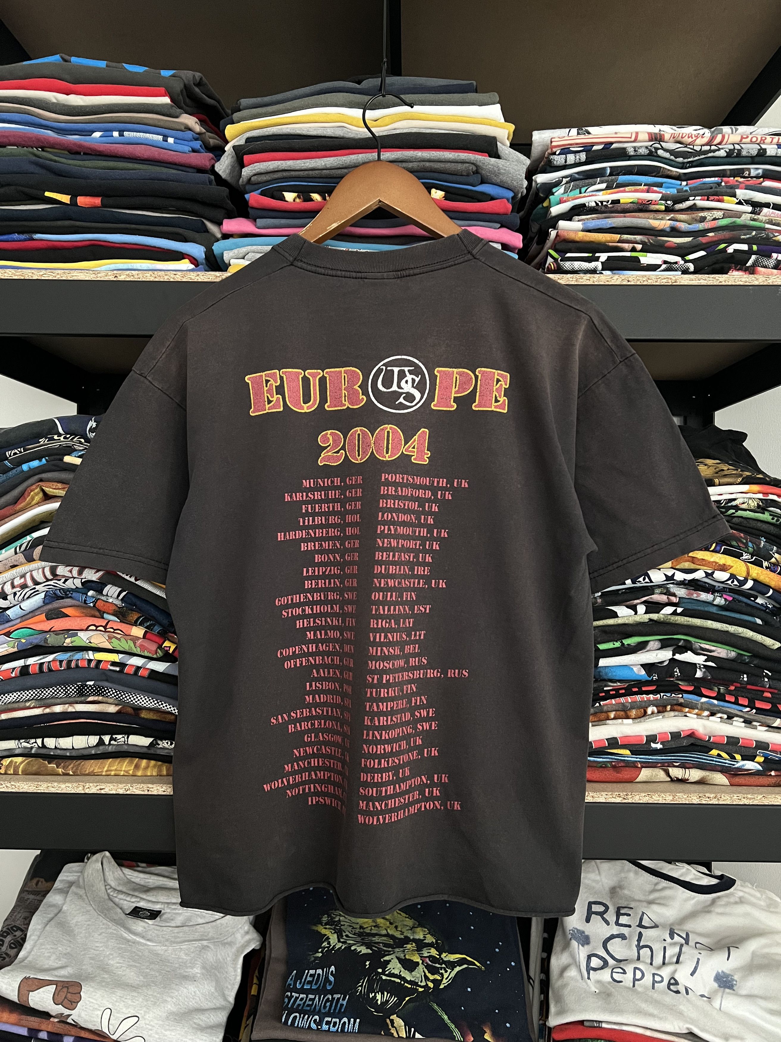 Band Tees Vintage 2004 Whitesnake European Tour Faded Black Tee Size US L / EU 52-54 / 3 - 2 Thumbnail