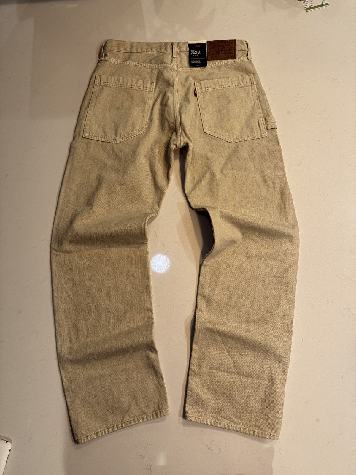 Levi's (Never worn)Bone Levi’s cargo pants Size US 32 / EU 48 - 2 Thumbnail