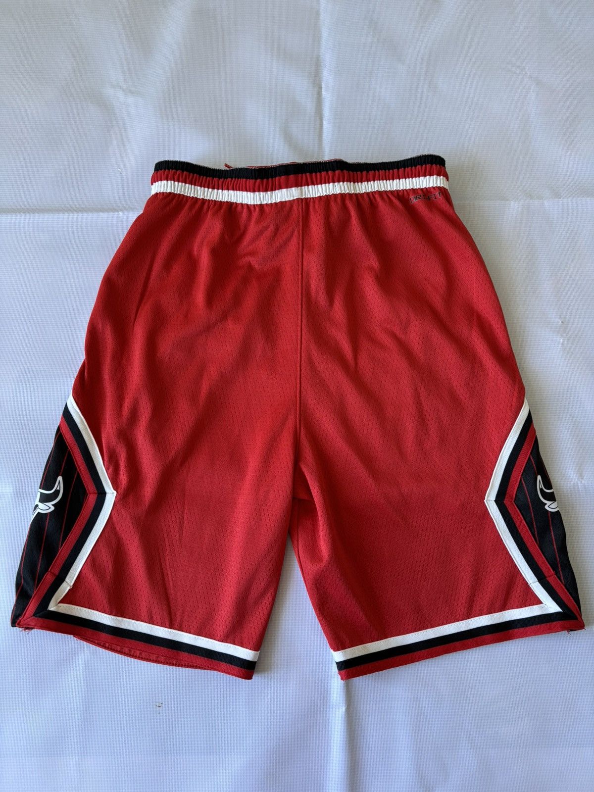 NBA Chicago Bulls Nike NBA shorts - large (more like medium) Size US 32 / EU 48 - 2 Thumbnail