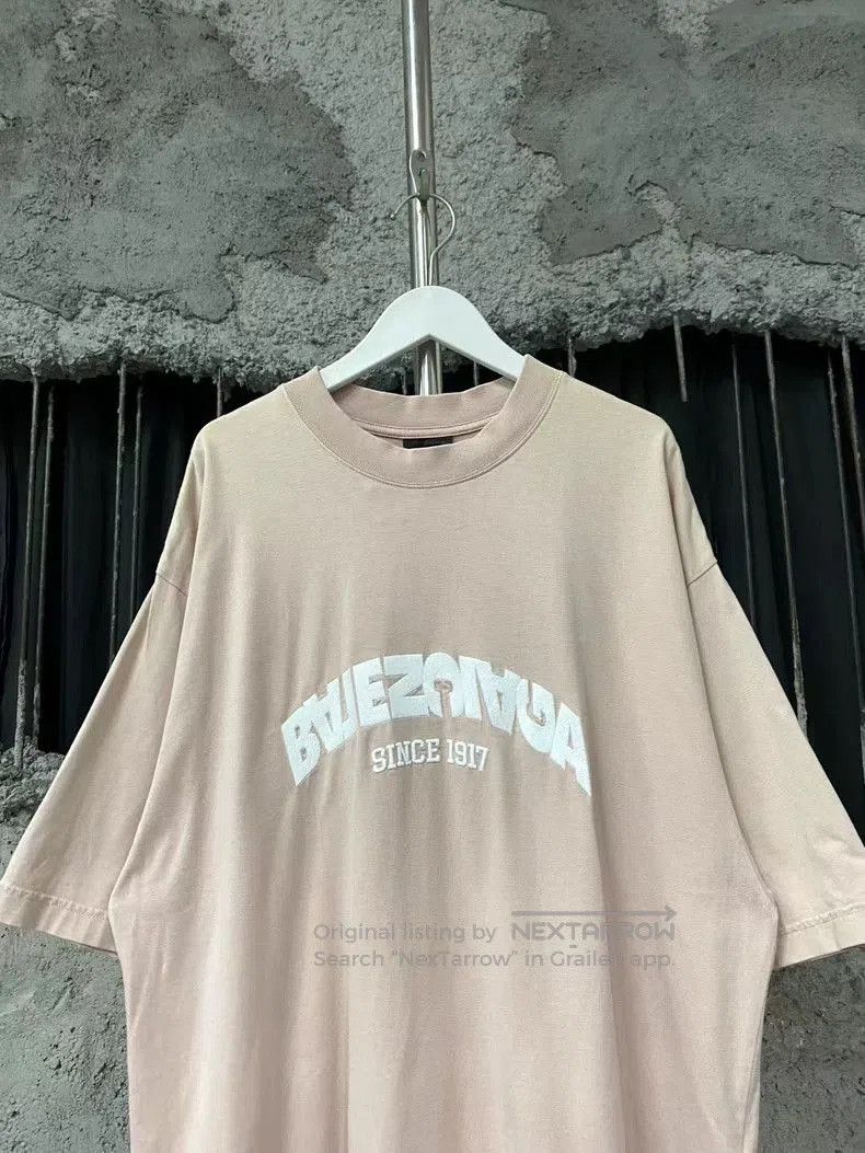 Balenciaga Balenciaga Beige Reversed Logo T-shirt. Size US M / EU 48-50 / 2 - 3 Thumbnail