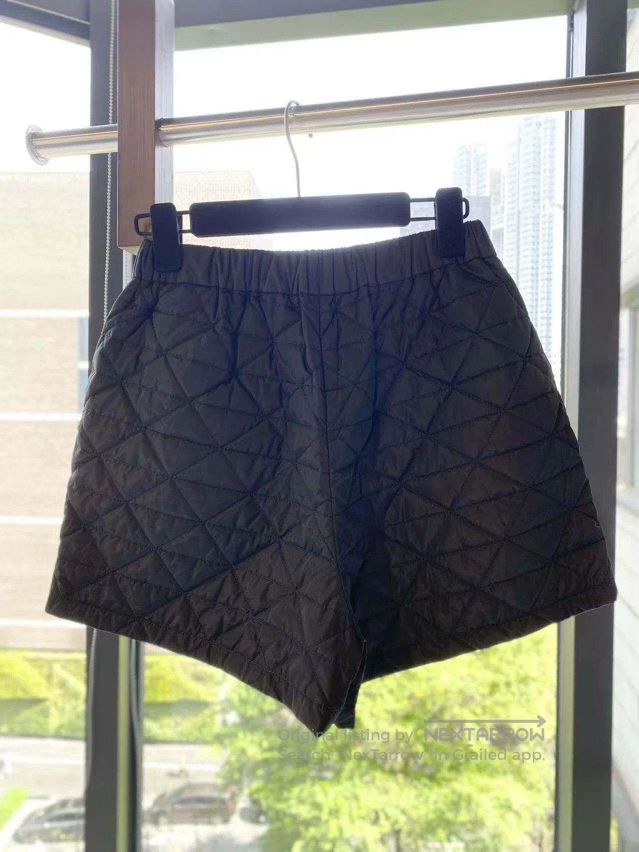 Prada Prada Triangle label shorts| Size 26" / US 2 / IT 38 - 3 Thumbnail