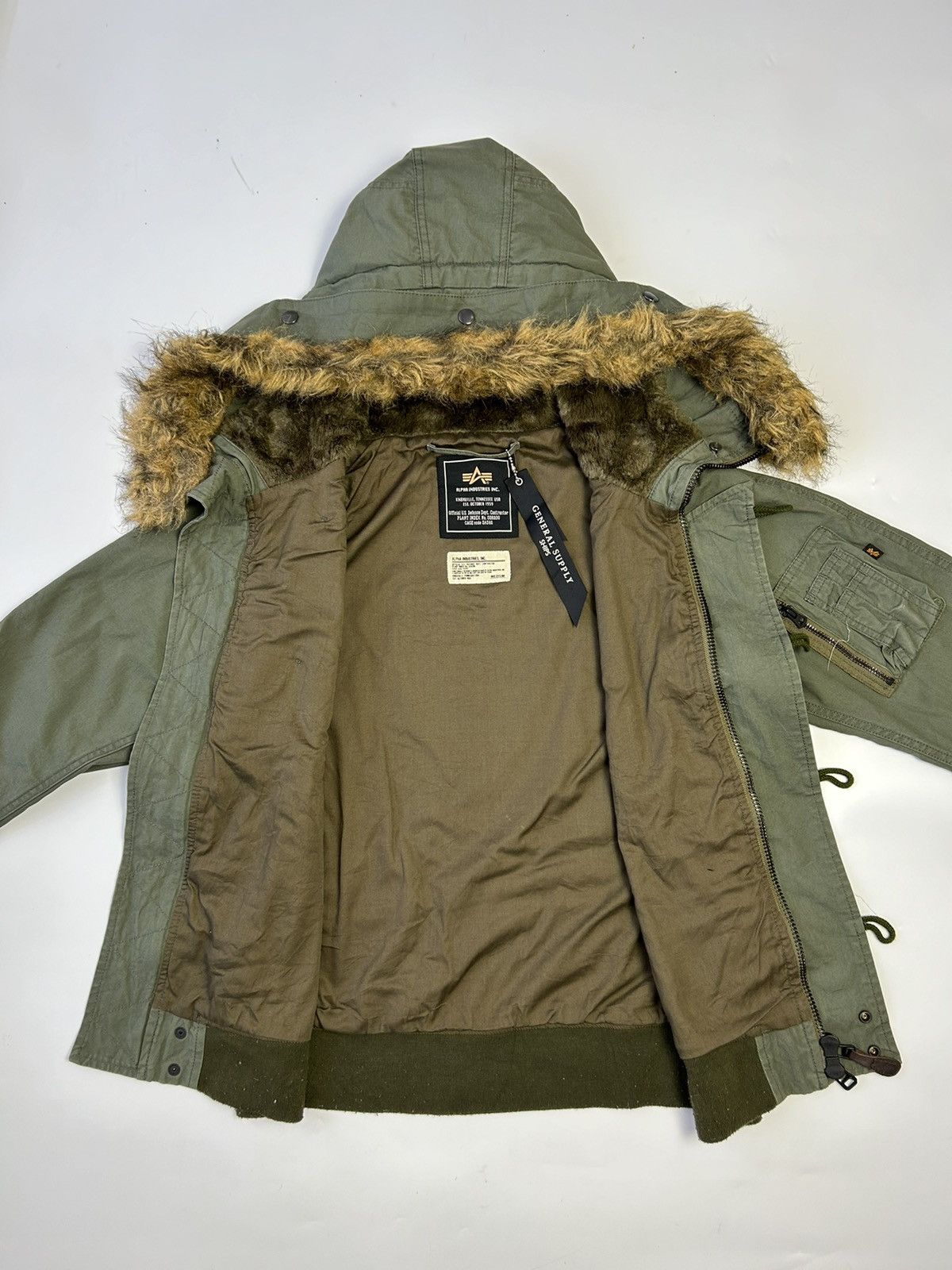 Alpha Industries × Vintage ALPHA INDUSTRIES INC FAUX FUR HOODIE JACKET Size US M / EU 48-50 / 2 - 3 Thumbnail