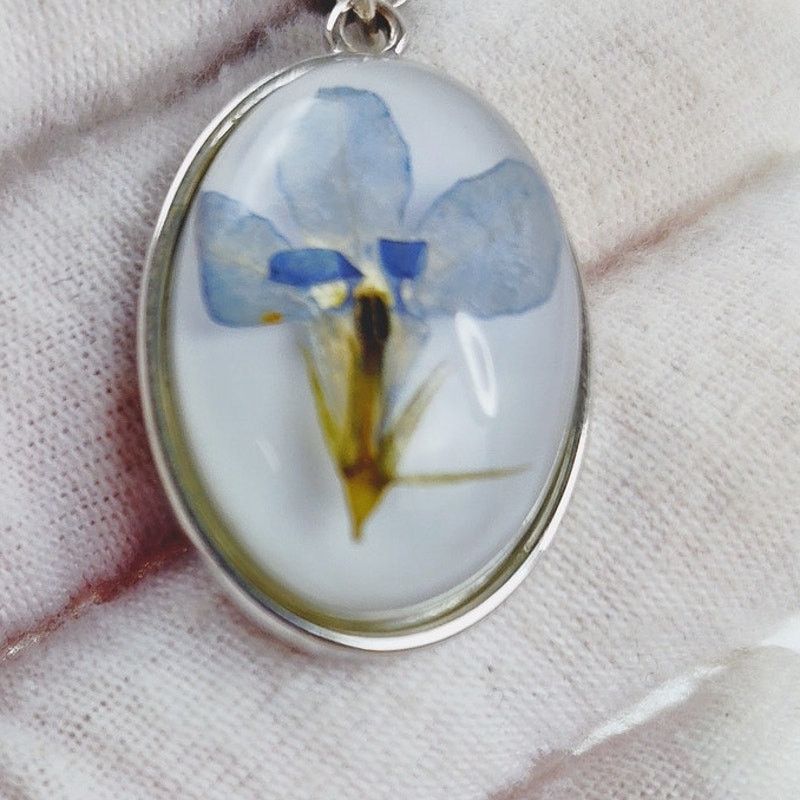 Disney Disney Cinderella Pressed Flower Necklace w Slipper RARE Size ONE SIZE - 4 Thumbnail