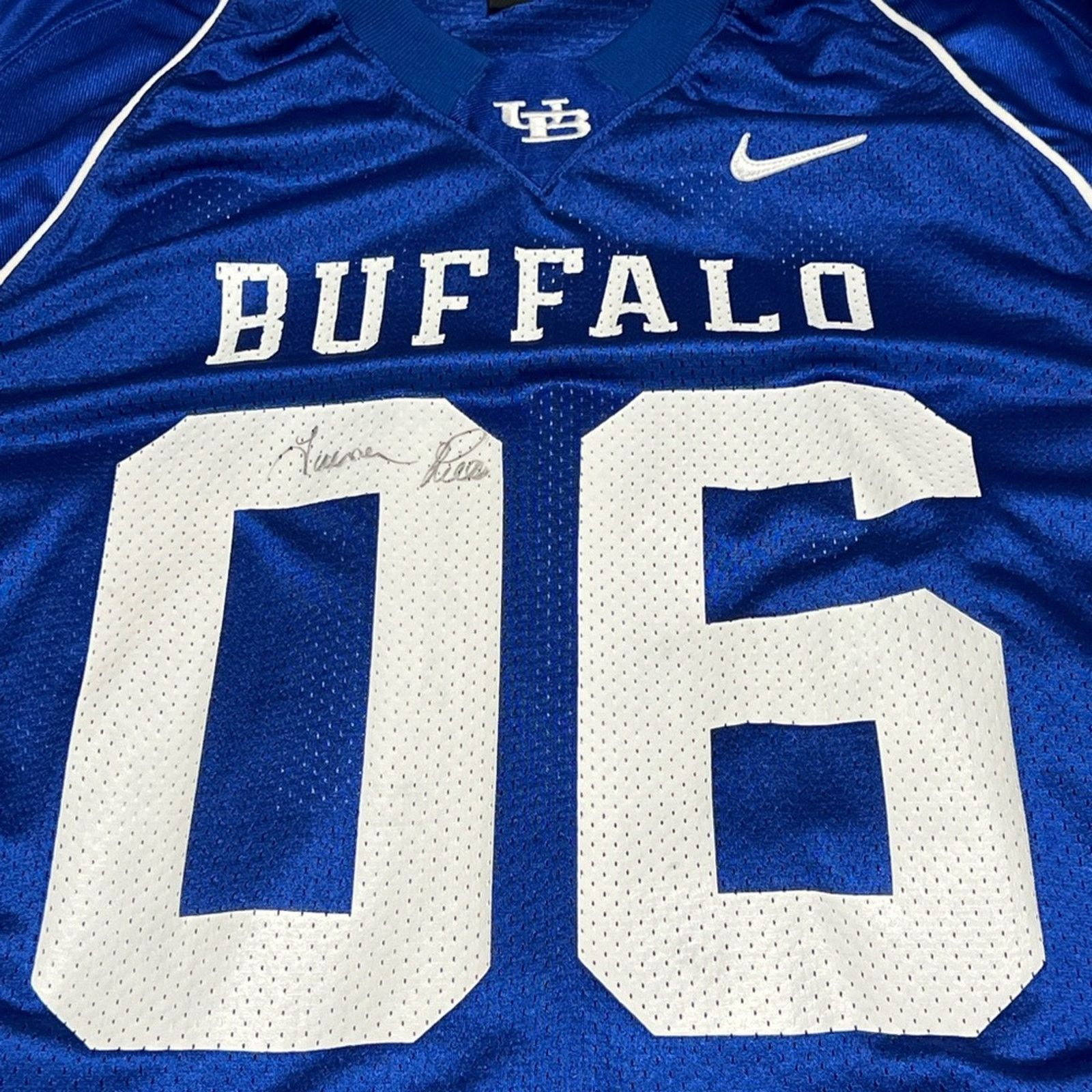 Nike University of Buffalo Bulls Game Worn Signed Auto Jersey Y2K Size US XL / EU 56 / 4 - 4 Thumbnail