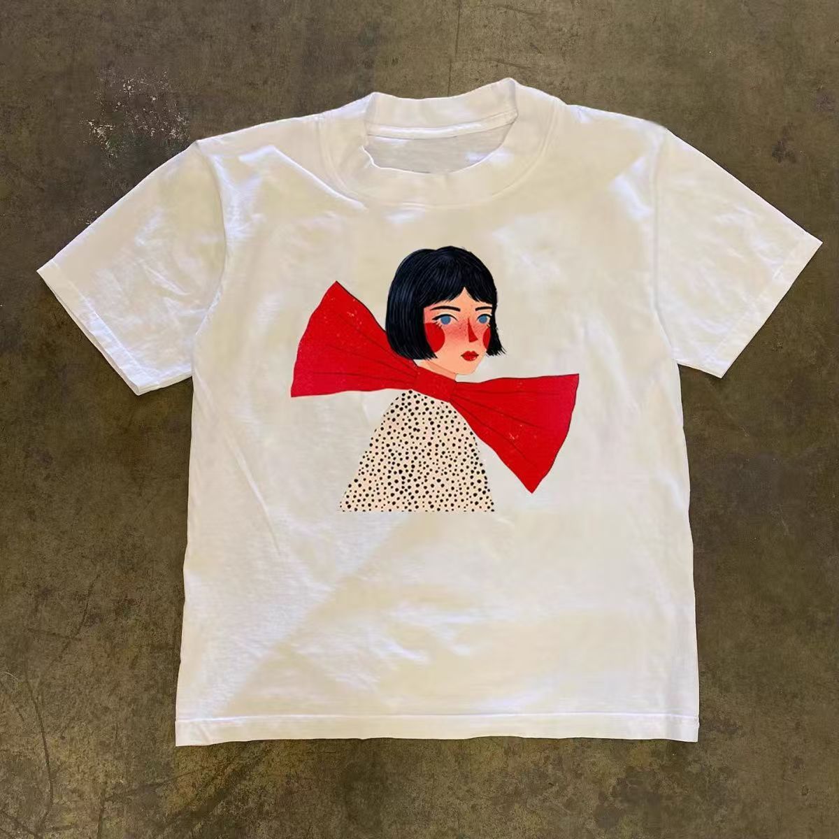 Vintage White casual retro fun girl print t-shirt Size US M / EU 48-50 / 2 - 1 Thumbnail