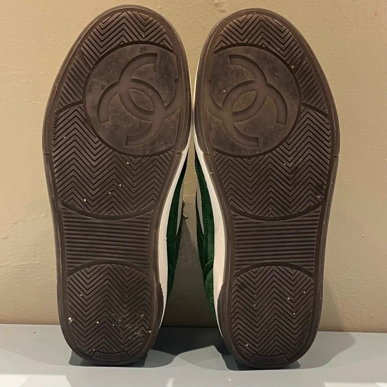 Other Chanel White Green Leather Low Top Sneaker 36 Size US 5 / IT 35 - 6 Thumbnail