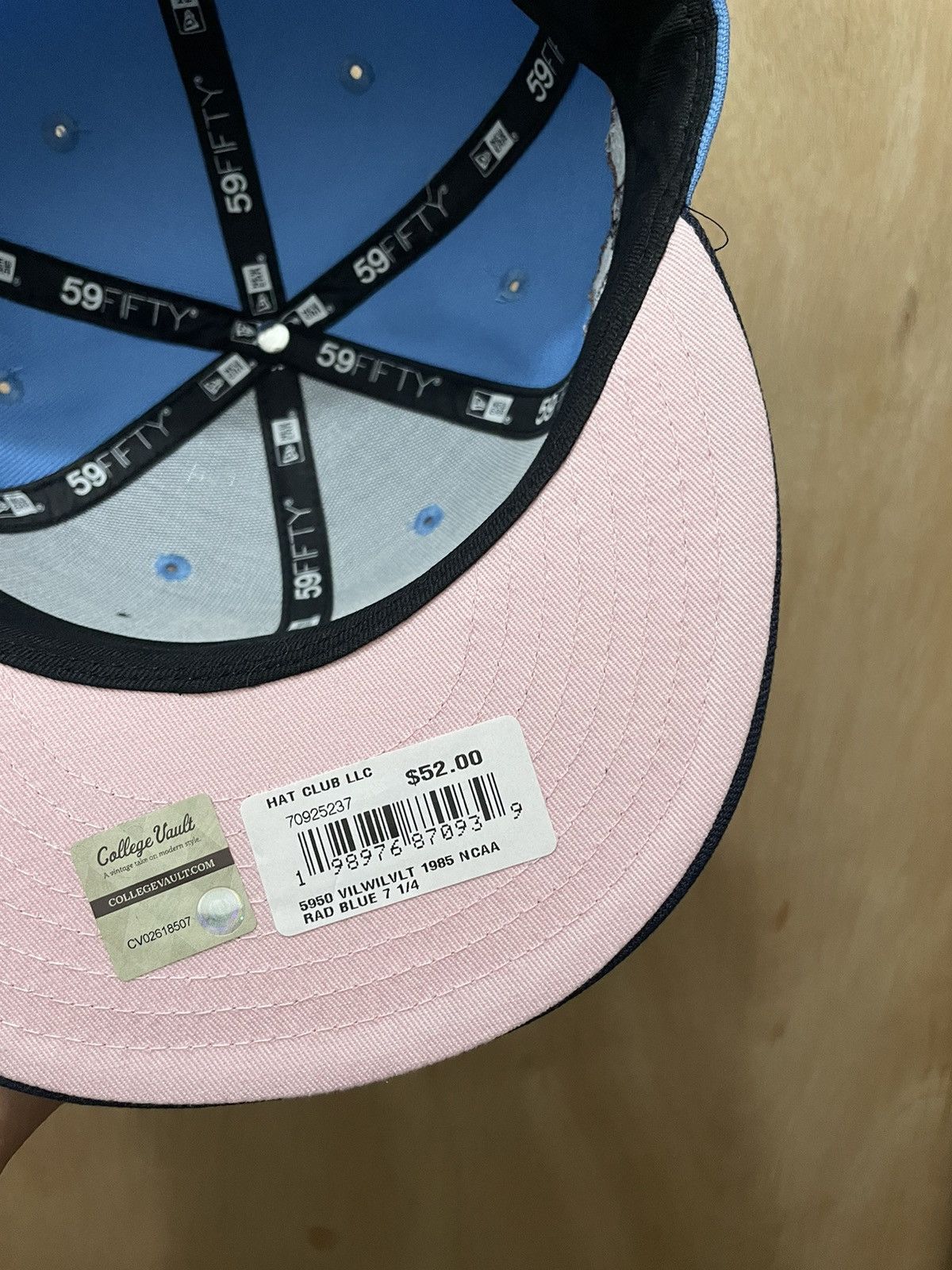 New Era Hat club app exclusive champions size 7 1/4 new Size ONE SIZE - 8 Thumbnail