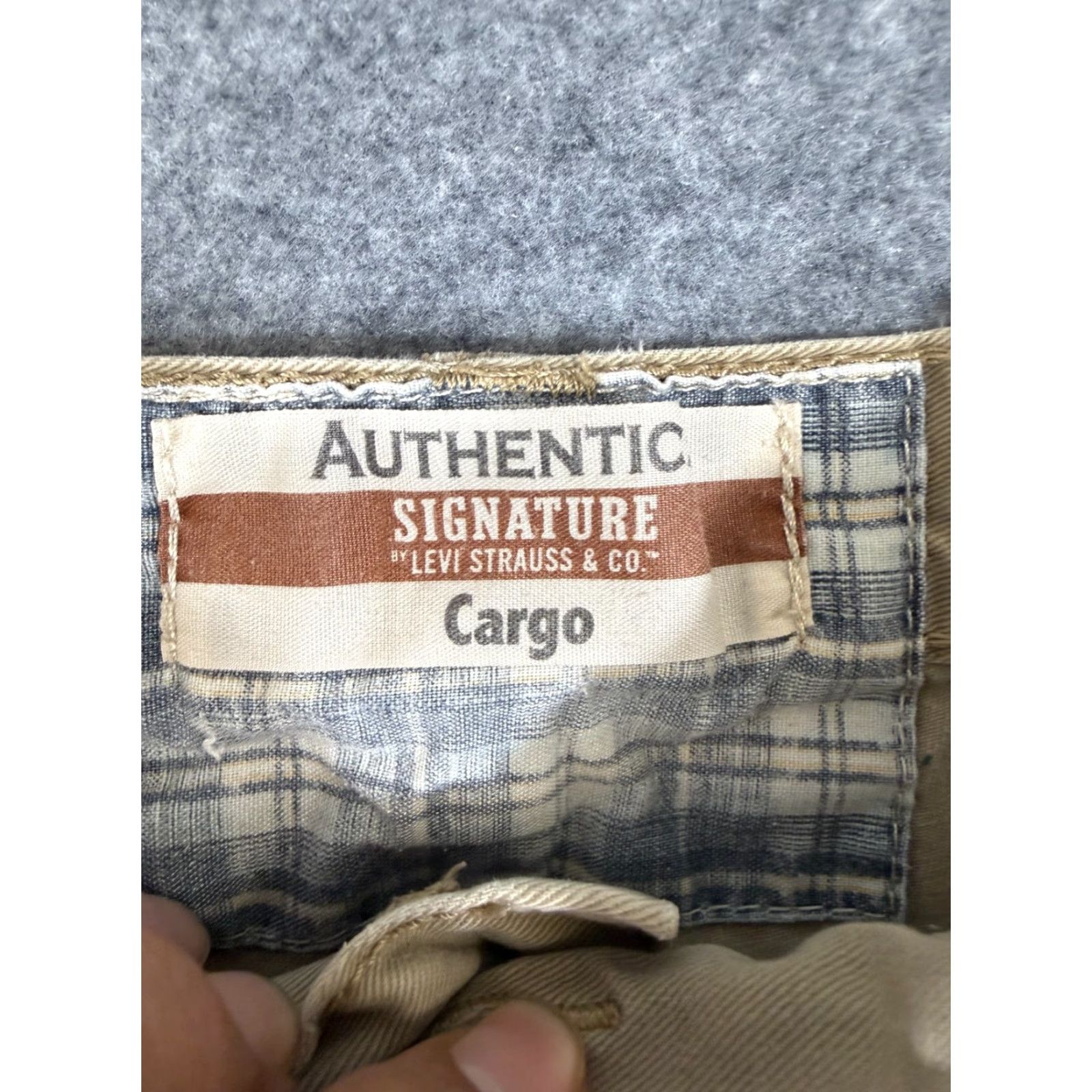 Levi's Levi's Cargo Shorts Mens W33 Khaki Beige Utility Pockets Outdoor Casual Lightweight Cotton Size US 33 - 6 Thumbnail