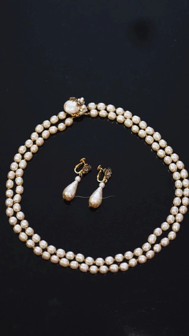 Miriam Haskell Miriam Haskell 60s Baroque Pearl Necklace & Clip Earrings Size ONE SIZE - 2 Thumbnail