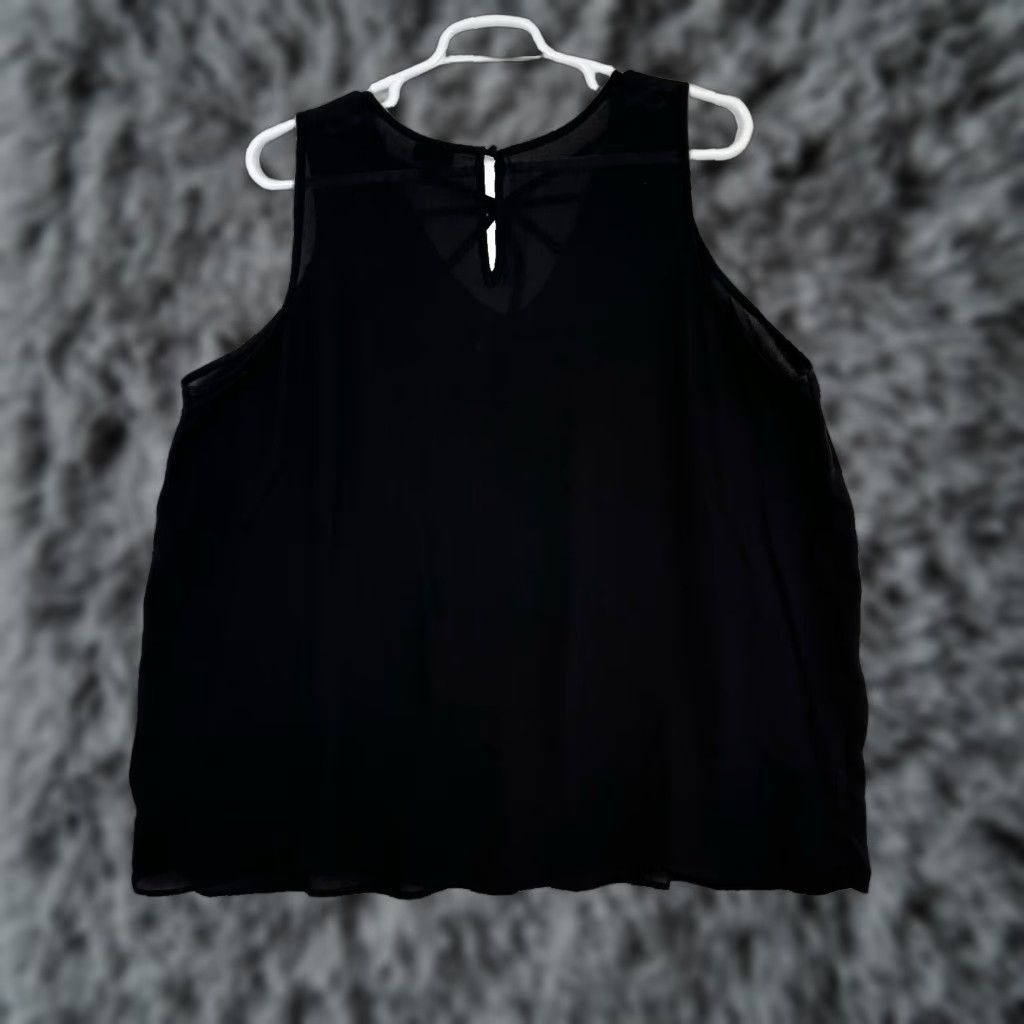 Torrid Torrid Tank Top Women’s 3 Black V-Neck 100% Polyester Georgette Strappy Tank Top Mens? Size XS / US 0-2 / IT 36-38 - 1 Thumbnail