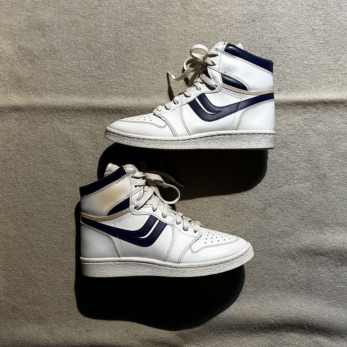 Vintage Vintage 1980s Metallic Blue OG Bootleg Sneakers Honors Sport Size US 8.5 / EU 41-42 - 1 Thumbnail