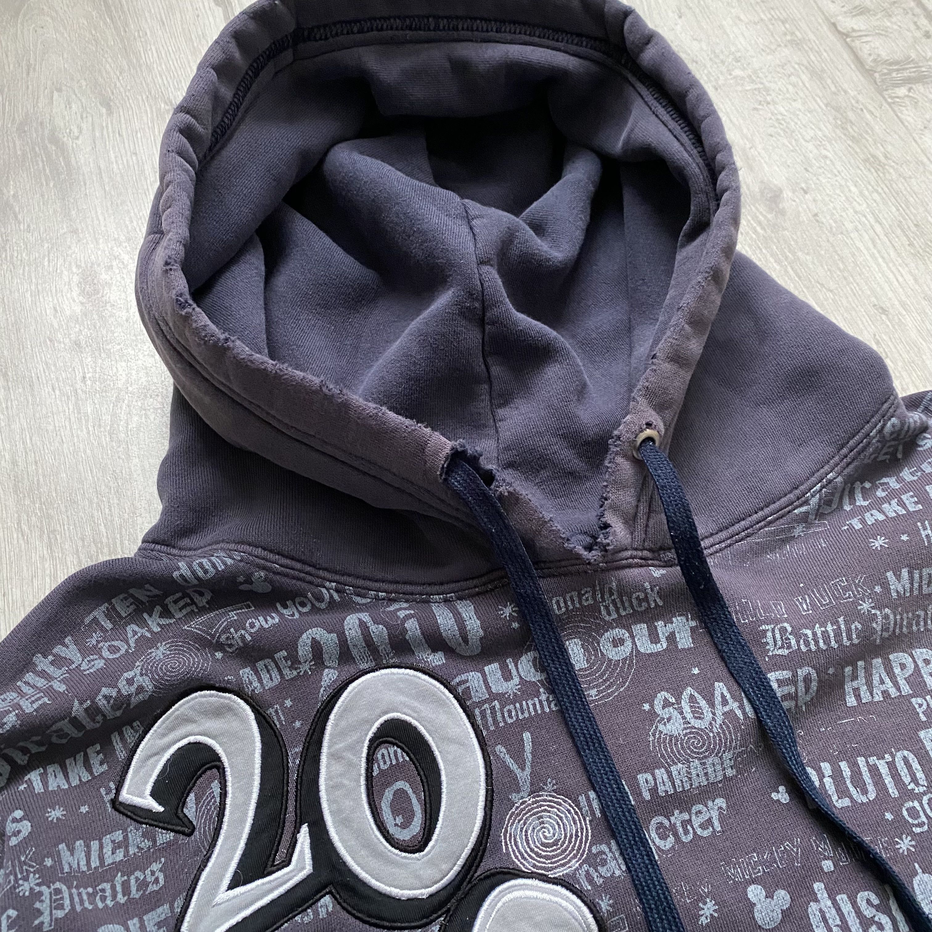 Disney 🦬 Vintage Trashed Mickey Mouse Disney Boxy Hoodie Sun faded Size US XXL / EU 58 / 5 - 5 Thumbnail