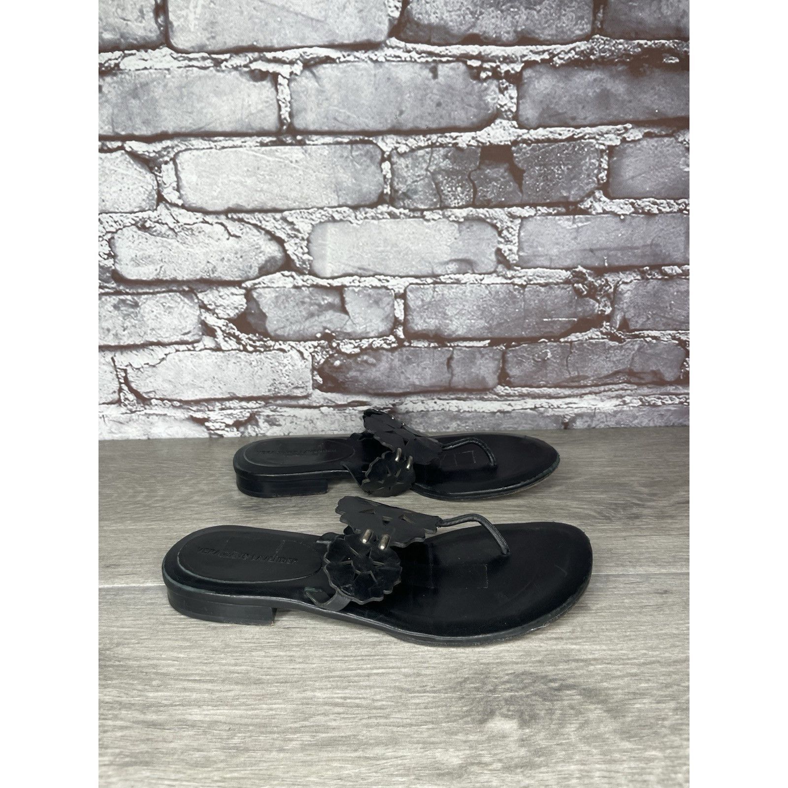 Vera Wang Vera Wang Lavender Label Black Leather Slides Thong Sandals Size US 6 / IT 36 - 13 Thumbnail