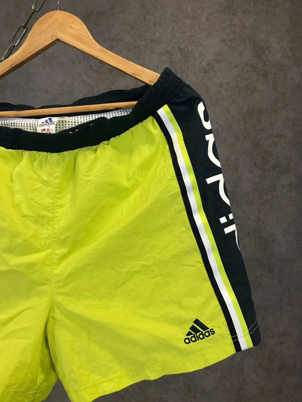 Adidas Adidas 1999 vintage big logo shorts Size US 34 / EU 50 - 2 Thumbnail