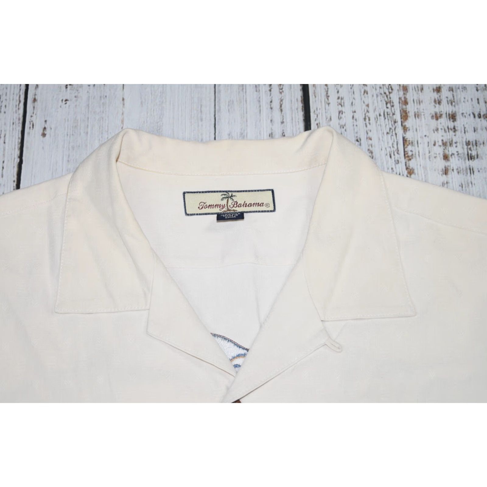 Tommy Bahama VINTAGE Tommy Bahama Mens Golf Camp Shirt 100% Silk Short Sleeve Button-Up Ivory L Embroidered Aloha Size US L / EU 52-54 / 3 - 4 Thumbnail