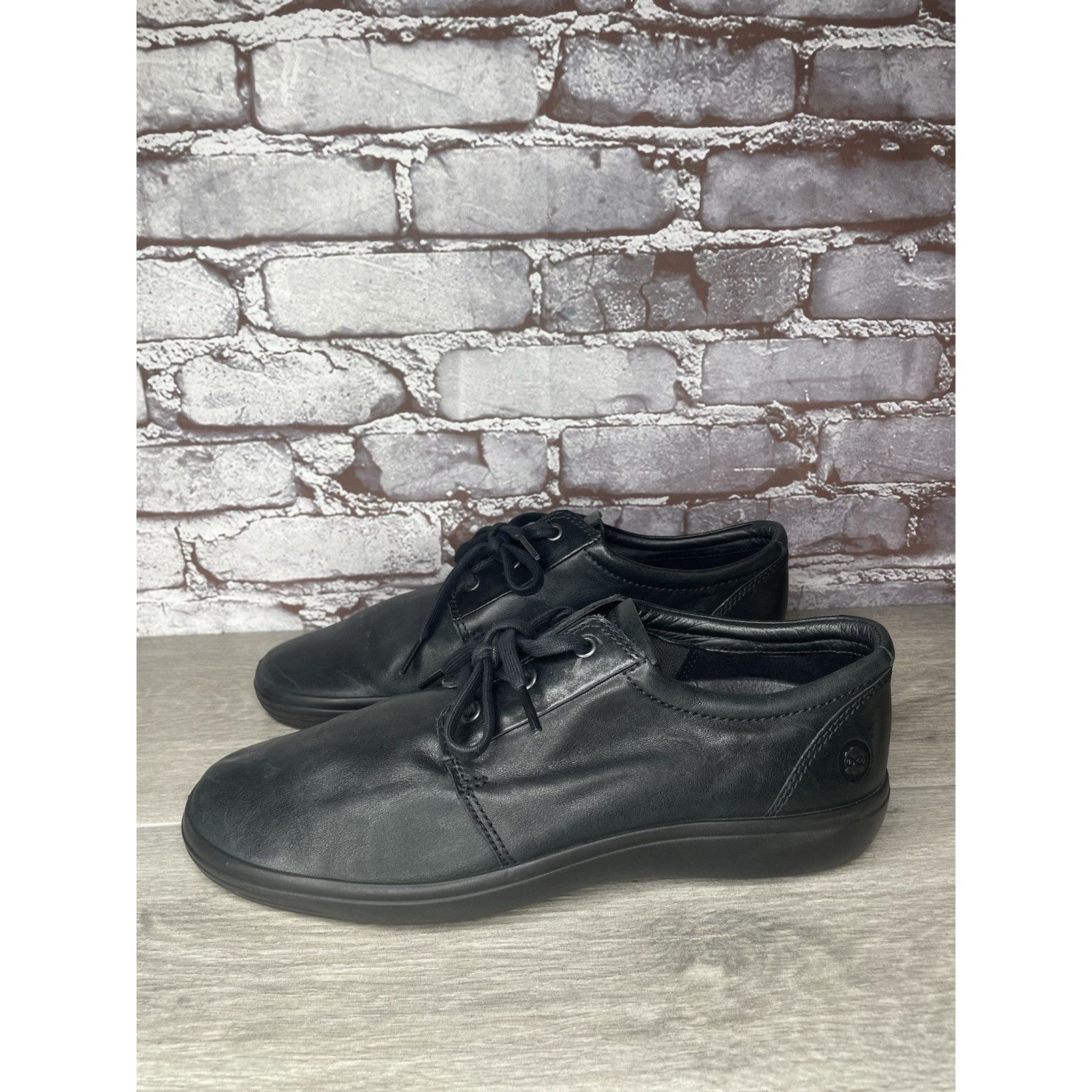 Ecco ECCO Danish Design Black Leather Triple Black Casual Sneaker Size US 10 / EU 43 - 1 Thumbnail