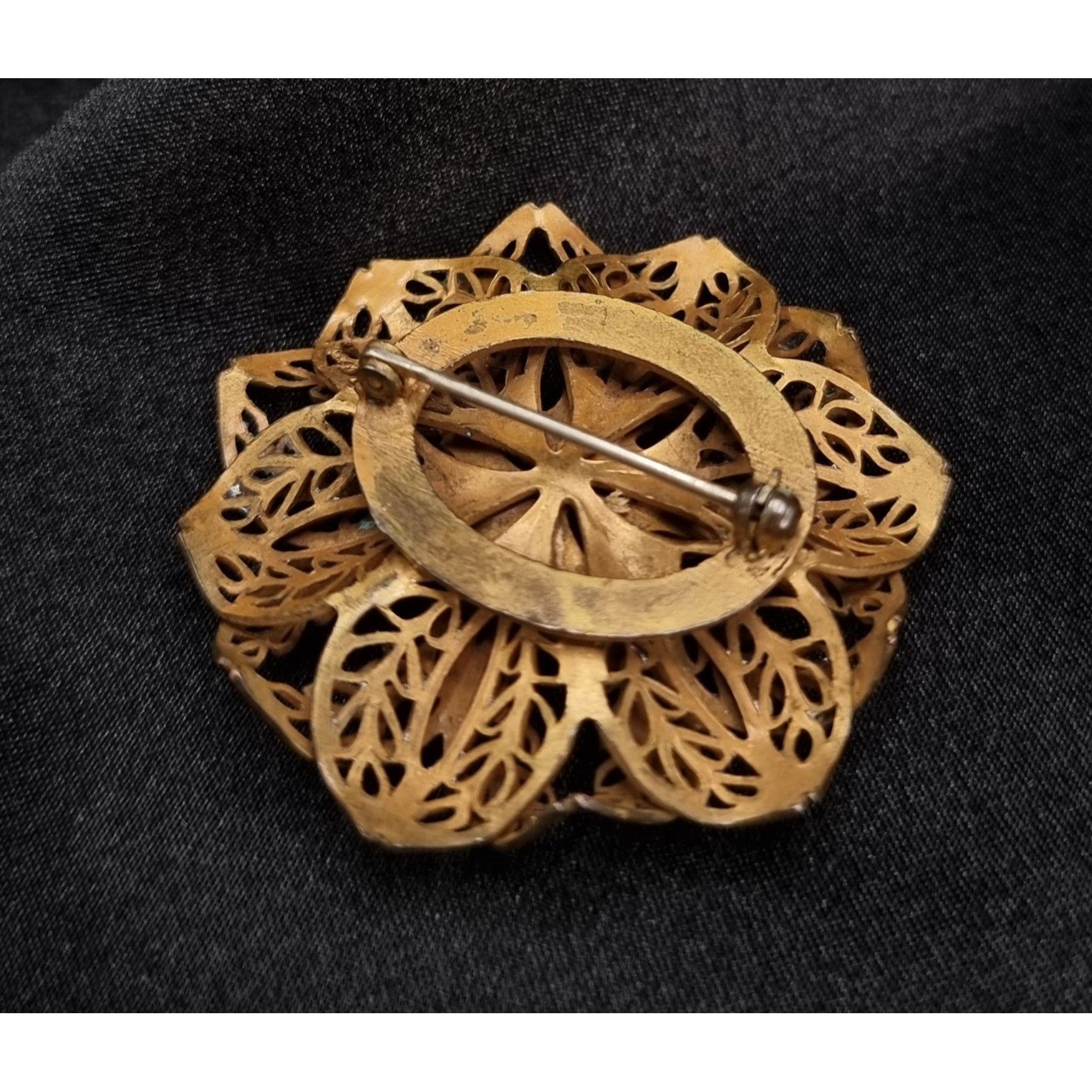 Vintage Vintage 1930's-1950's Gold-Tone Filigree Brooch With Red Gla Size ONE SIZE - 4 Thumbnail