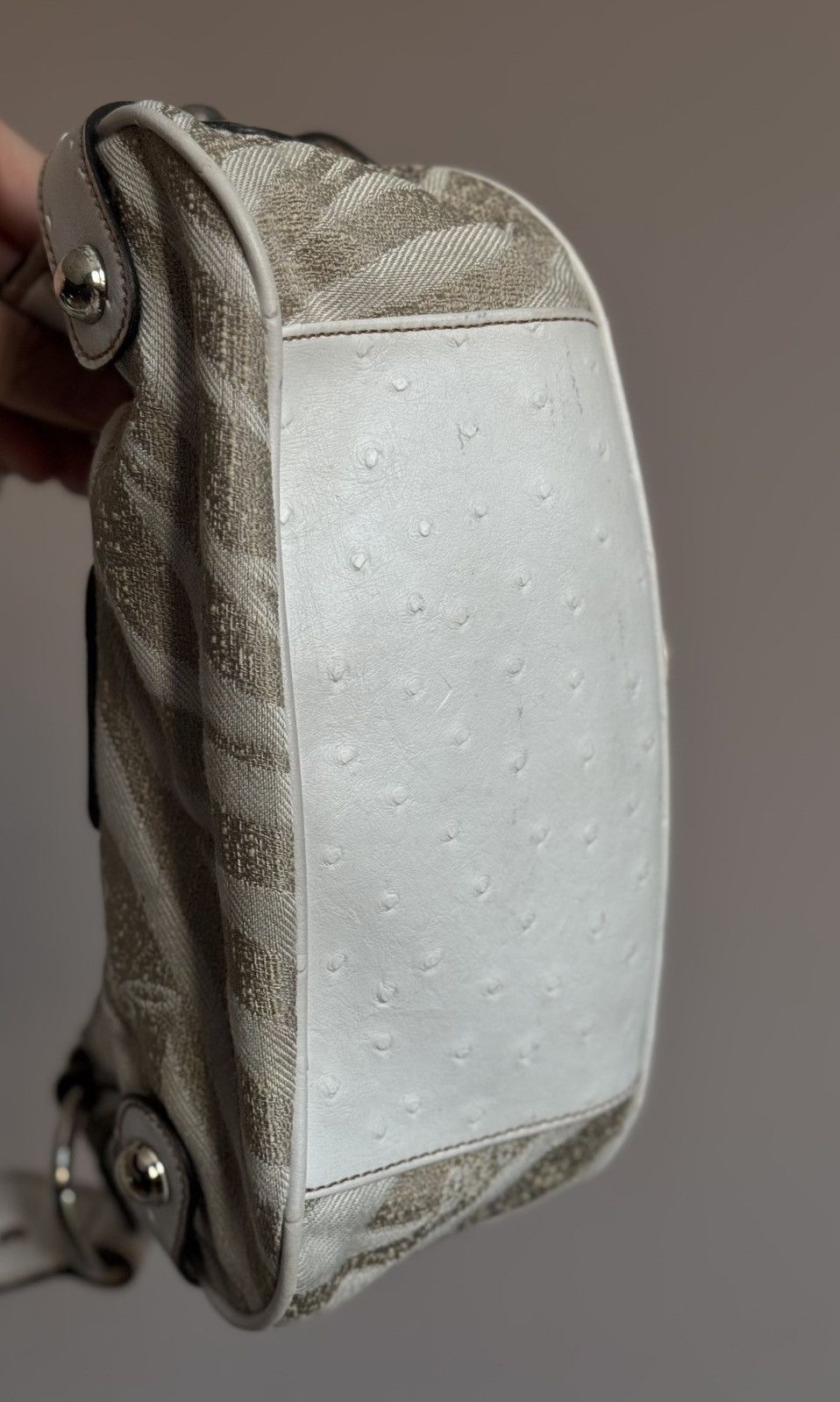 Guess Vintage Guess Y2K Cream Baguette Ostrich Effect Shoulder Bag Size ONE SIZE - 13 Thumbnail