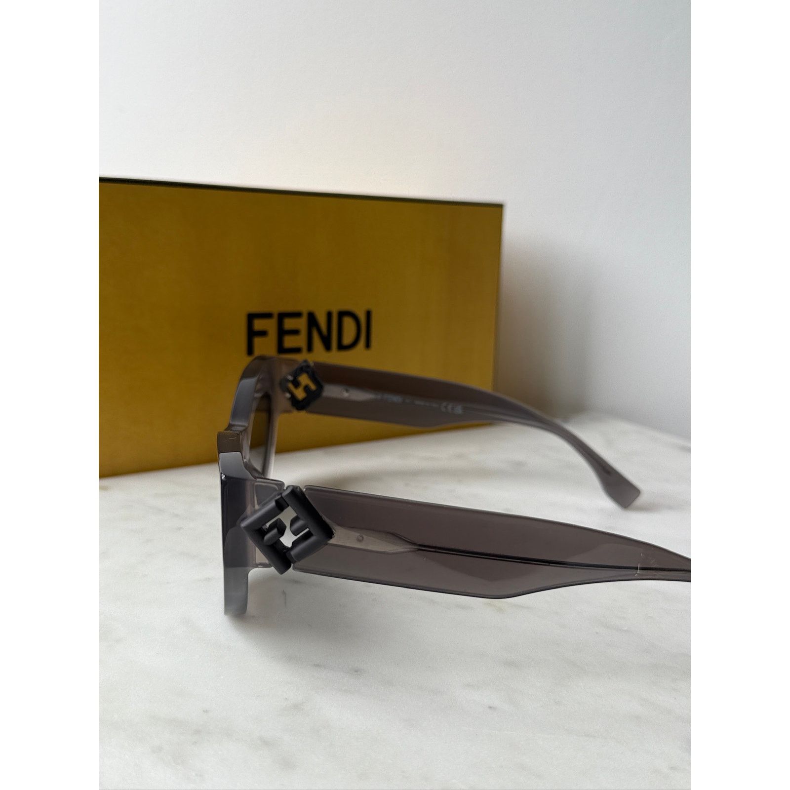 Fendi FE40146I 20A Cat Eye Sunglasses - Grey/Smoke FENDI FE40146I 01V - Sunglasses for Woman | Lookeronline  main image 4