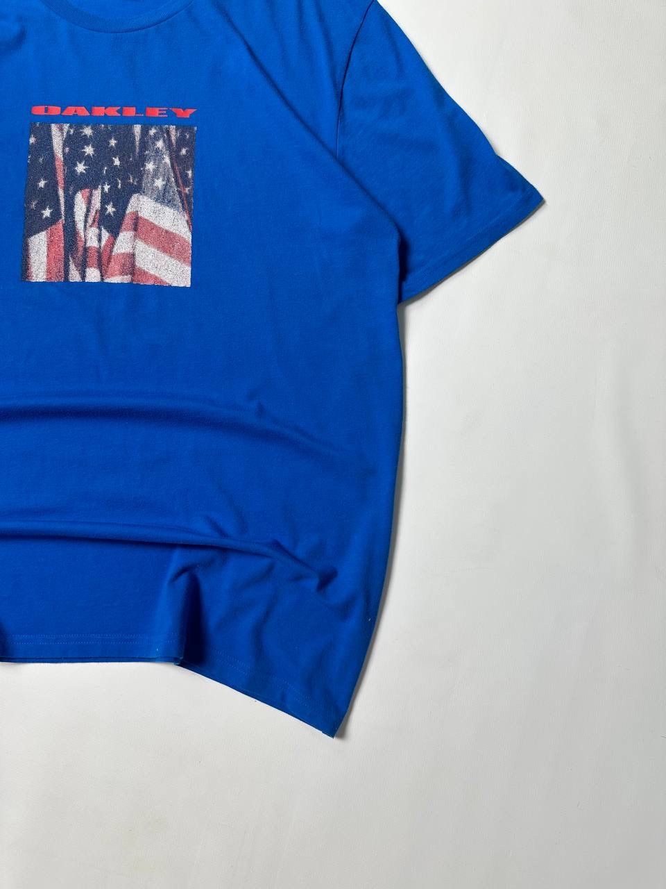Oakley 00’s Vintage Oakley Rare American Flag Logo T Shirt Size US L / EU 52-54 / 3 - 3 Thumbnail