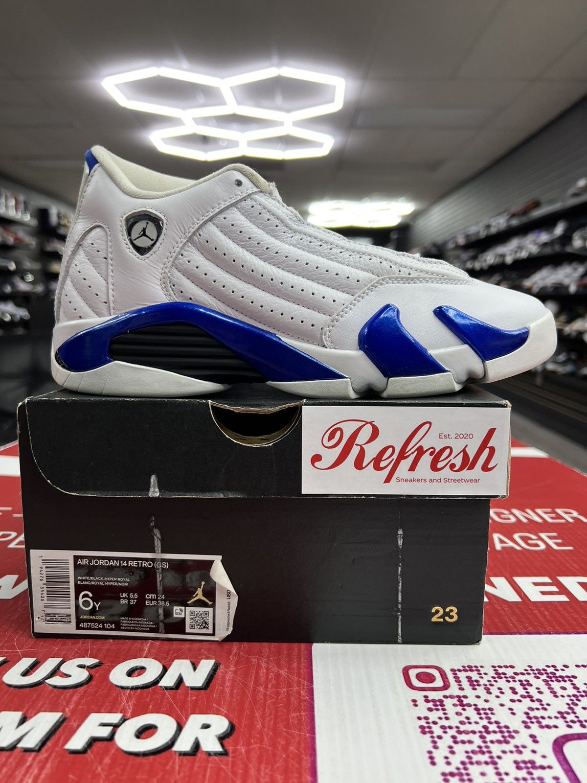 Jordan Brand Air Jordan 14 Hyper Royal Size 6y Size US 6 / EU 39 - 1 Thumbnail