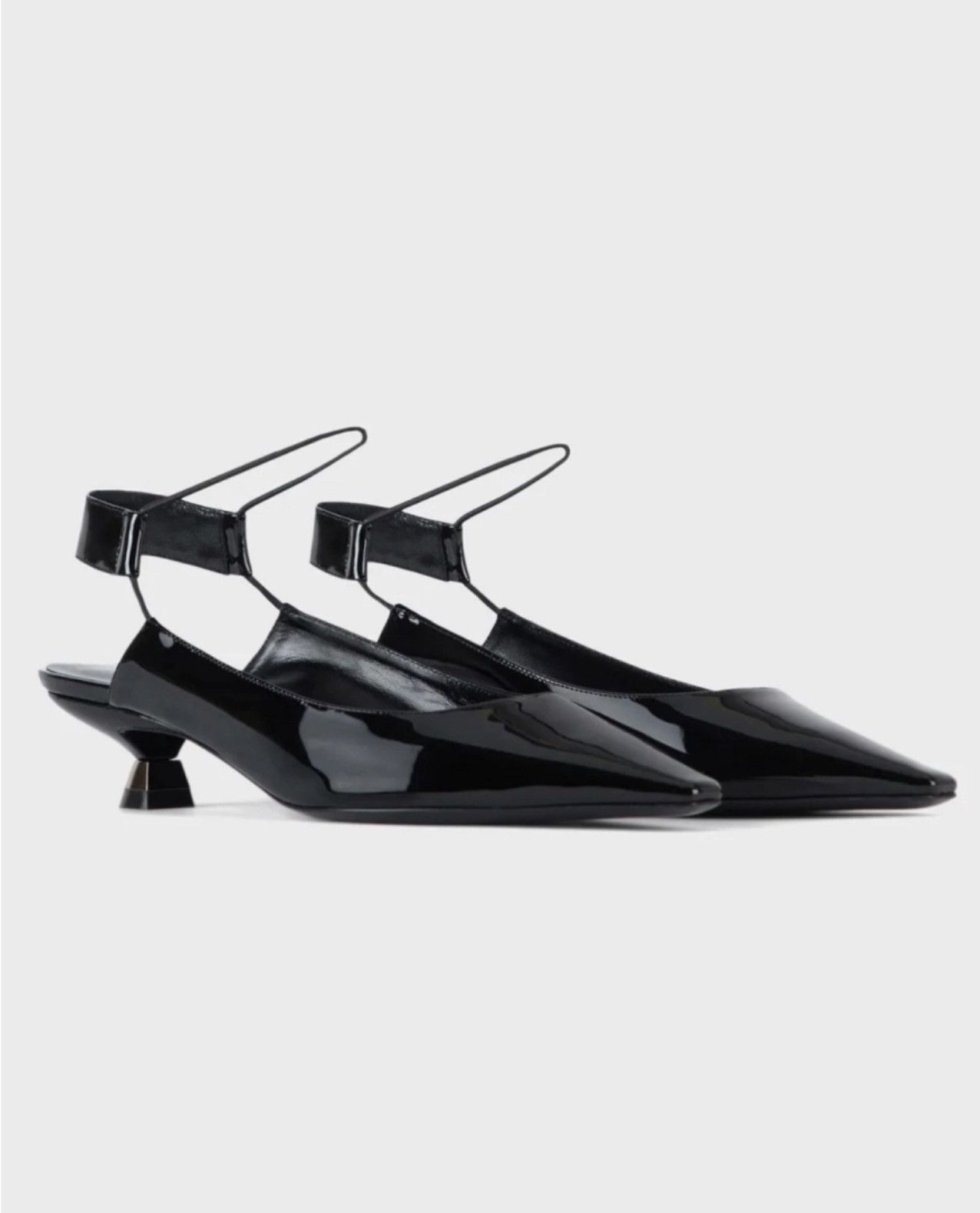 Giorgio Armani GIORGIO ARMANI Leather sandal 39 EU Size US 8.5 / IT 38.5 - 1 Thumbnail