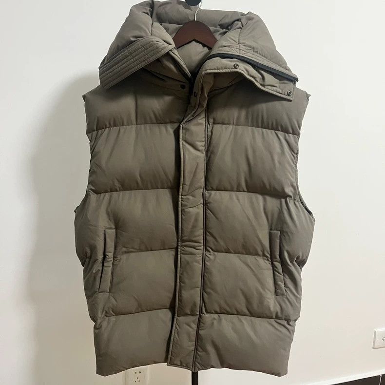 Balenciaga 22 SS show big collar down vest 2504-Nextarrow