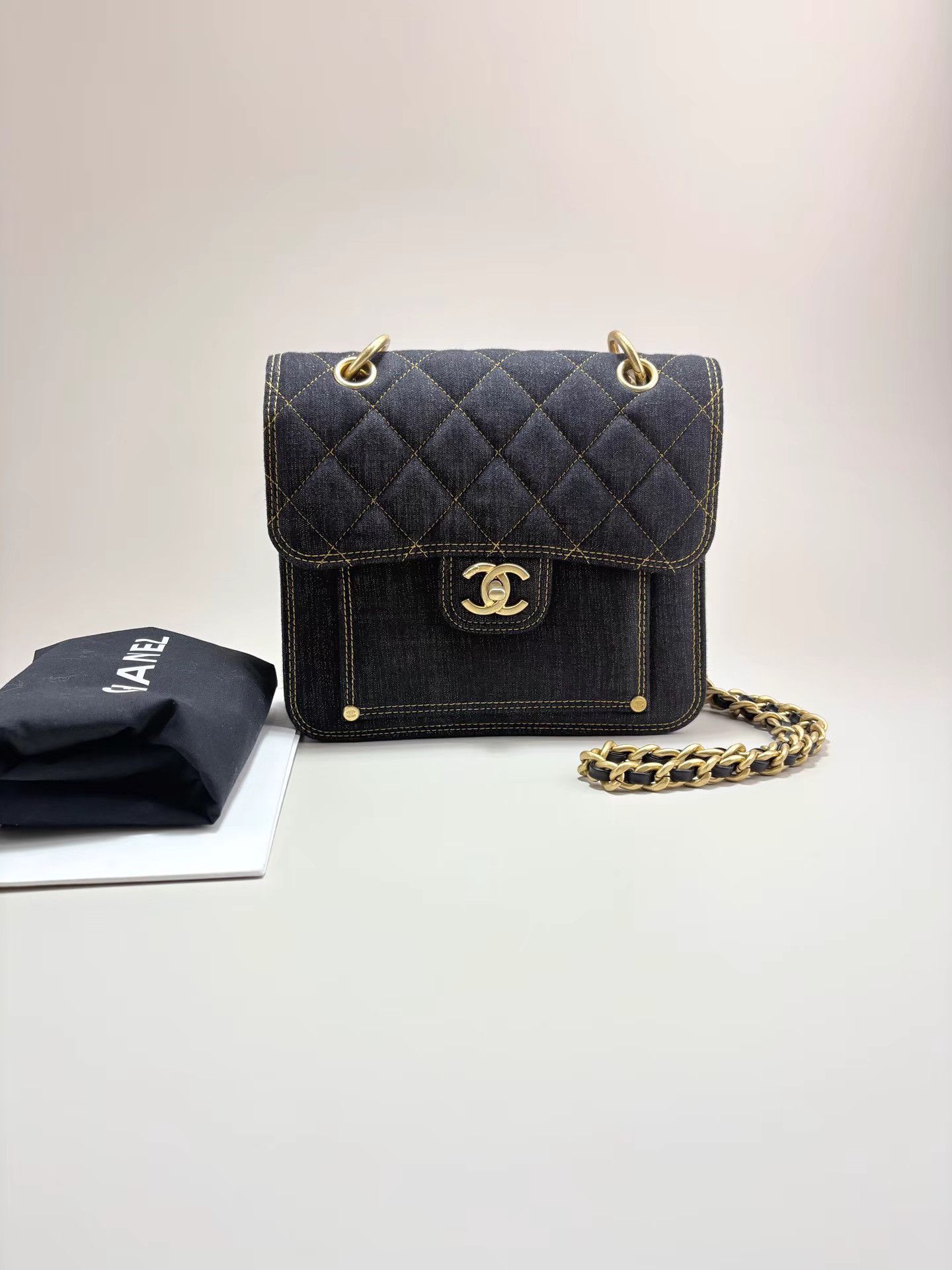 Chanel Chanel 19Bag Mini Shoulder Bag Chip Version K1 Size ONE SIZE - 1 Thumbnail
