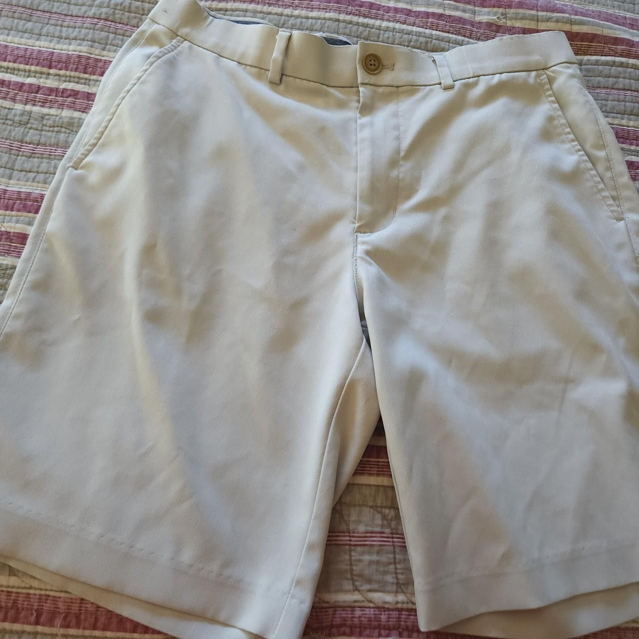 Designer × Saks Fifth Avenue Saks Fifth Ave Size 30 Cream Color/(khaki-ish) shorts Size US 30 / EU 46 - 1 Thumbnail