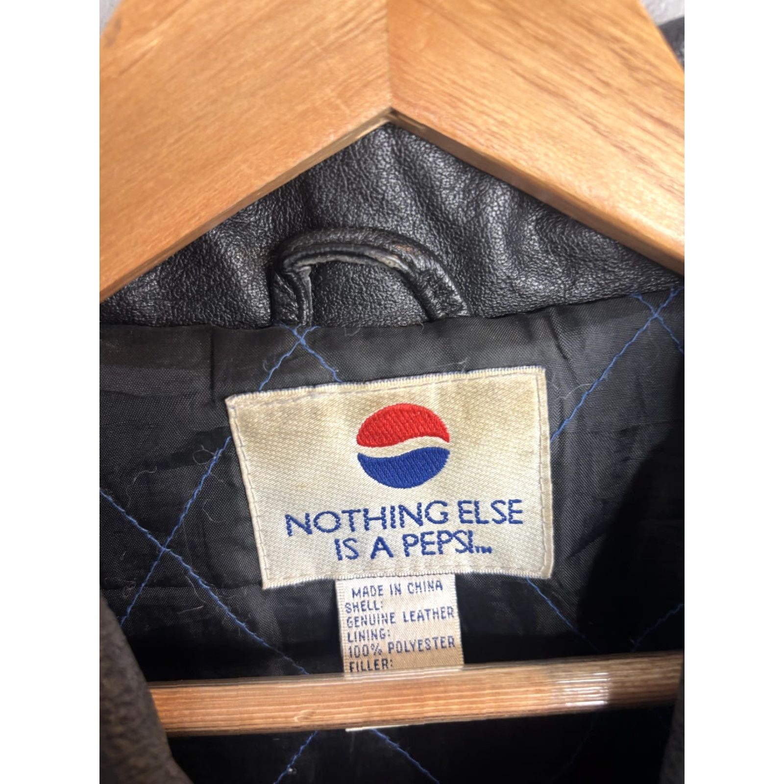 Vintage VINTAGE Pepsi Jacket Mens L Black Bomber Leather - Nothing Else Is A Pepsi Crowned Campaign Classic Mens Leather Bomber Jacket Size US L / EU 52-54 / 3 - 3 Thumbnail