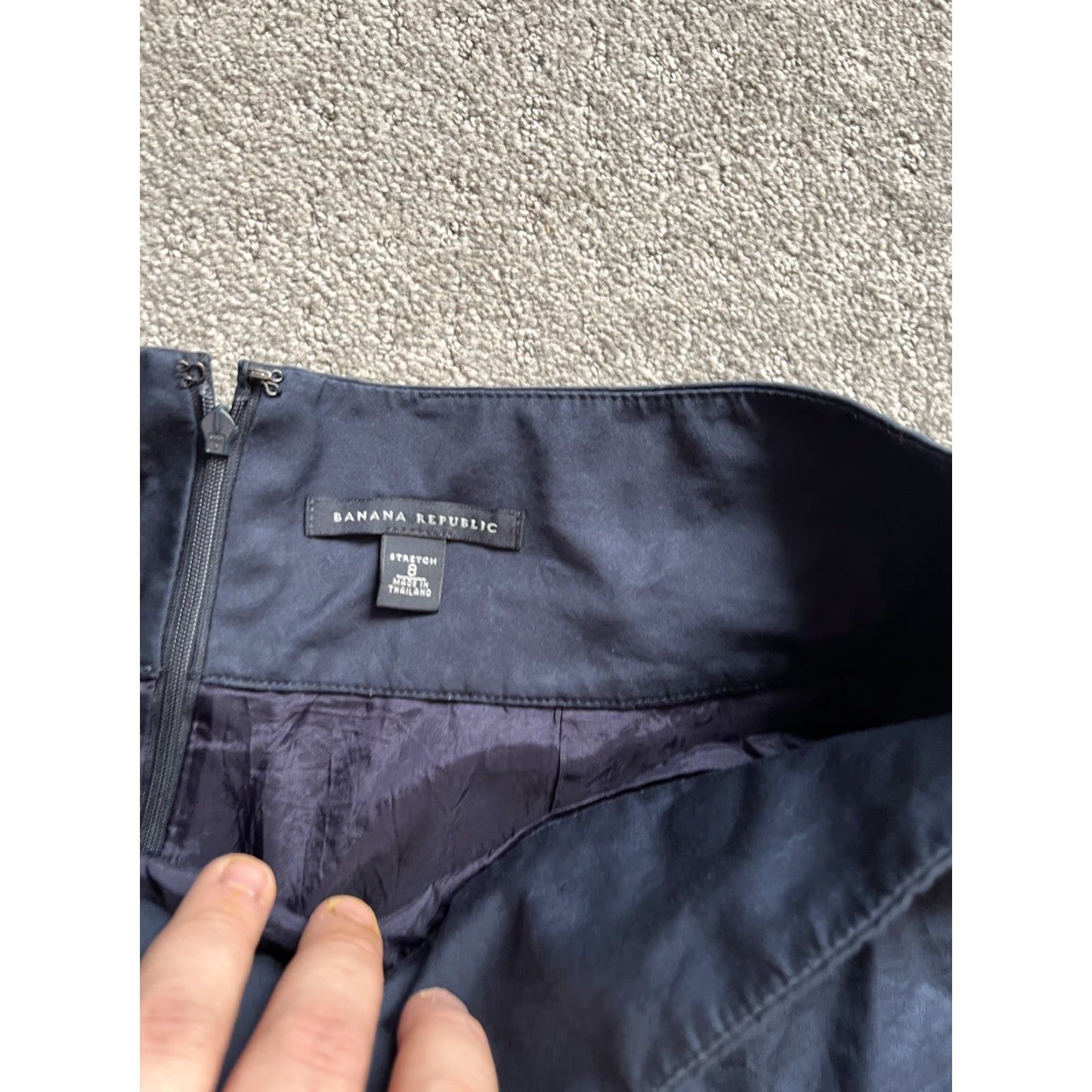 Banana Republic Banana Republic Navy Blue Business Career Formal Stretch Skirt Size 8 Pencil Women Knee Length Zip Zipper 90s Work Size 30" / US 8 / IT 44 - 3 Thumbnail