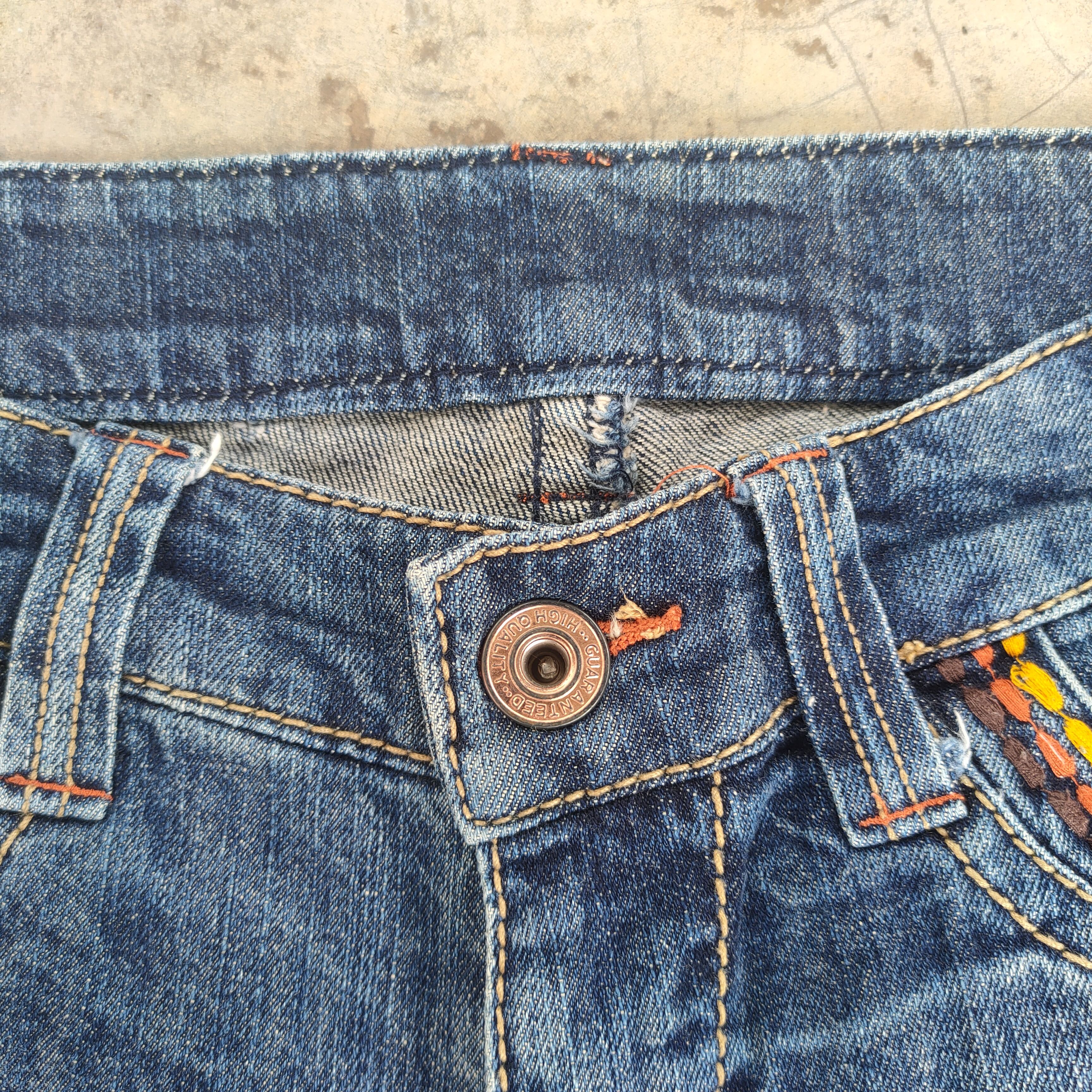 Japanese Brand FLARE FLOWER JAPANESE 70090 FADED DENIM JEANS PANTS Size US 29 - 5 Thumbnail