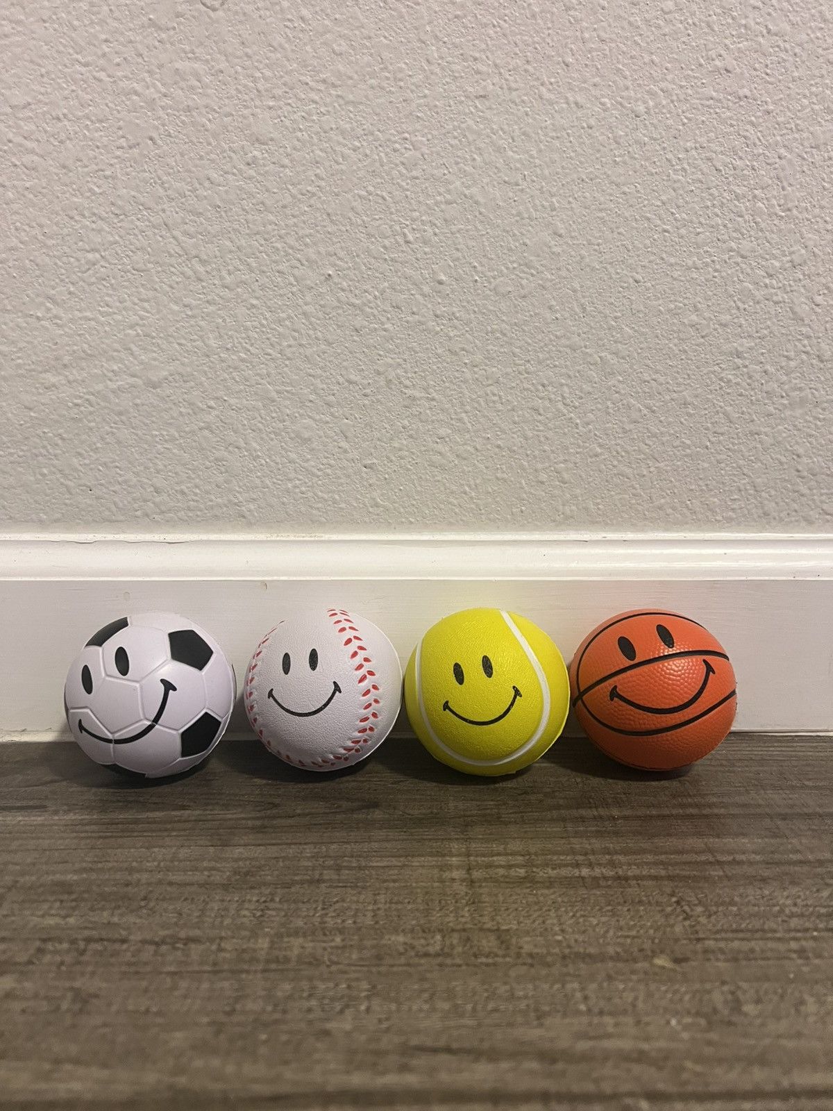 Market Chinatown Market Smiley Stress Balls Size ONE SIZE - 1 Preview