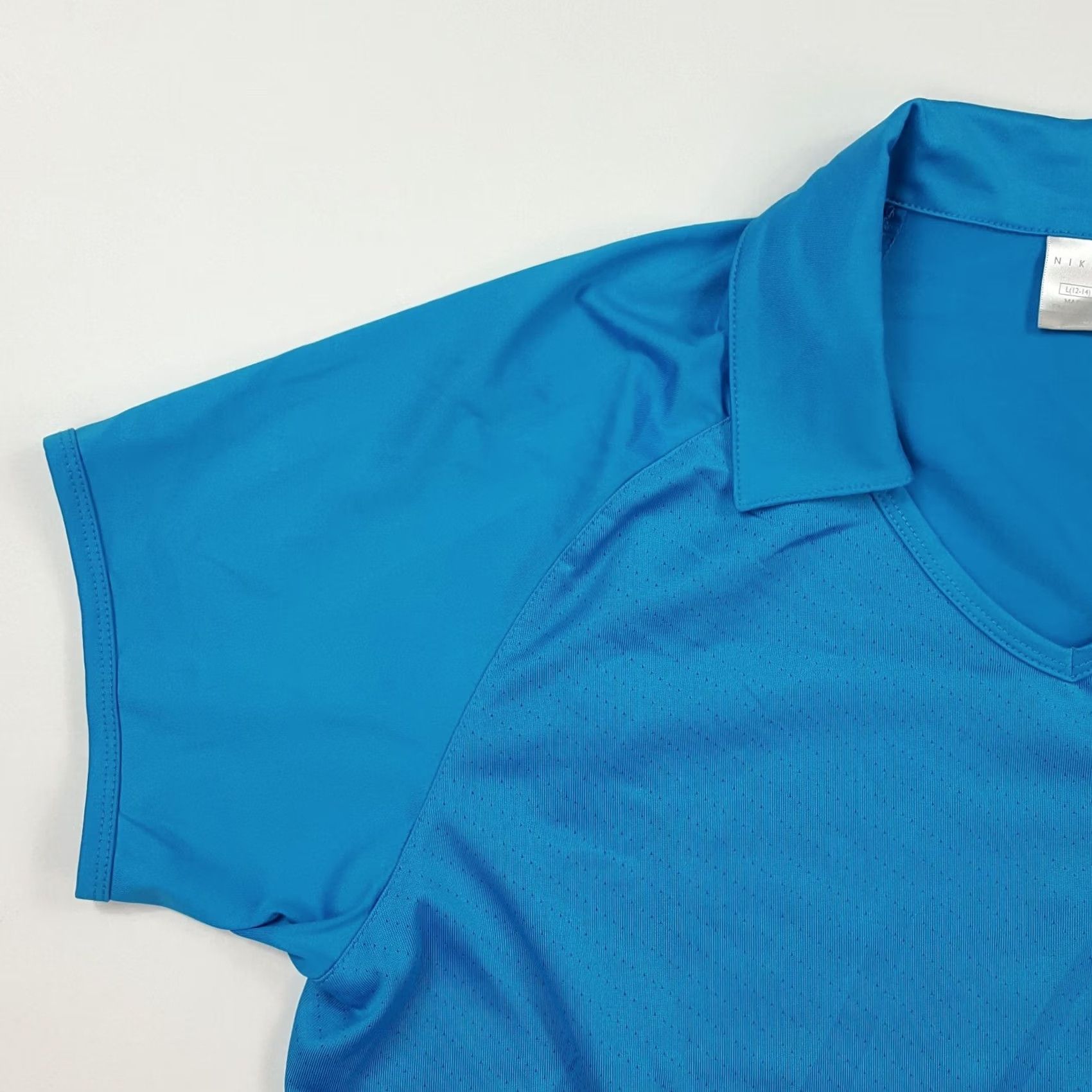 Nike VINTAGE Nike Golf Blue Polyester Women's Large Athletic Collared T Shirt Top Size L / US 10 / IT 46 - 5 Thumbnail