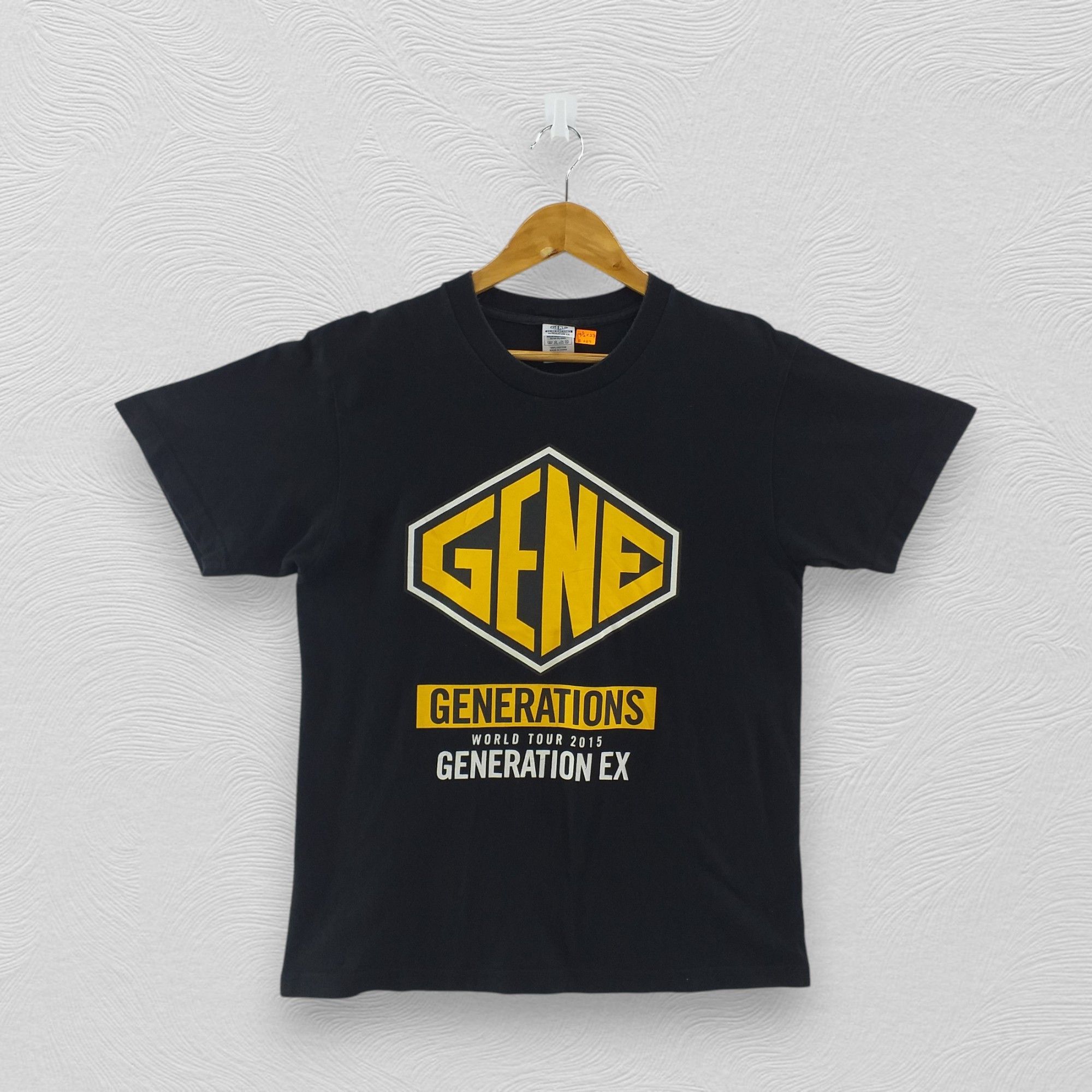 Band Tees Generations World Tour 2015 Generation Ex Tshirt -F089 Size US M / EU 48-50 / 2 - 2 Thumbnail